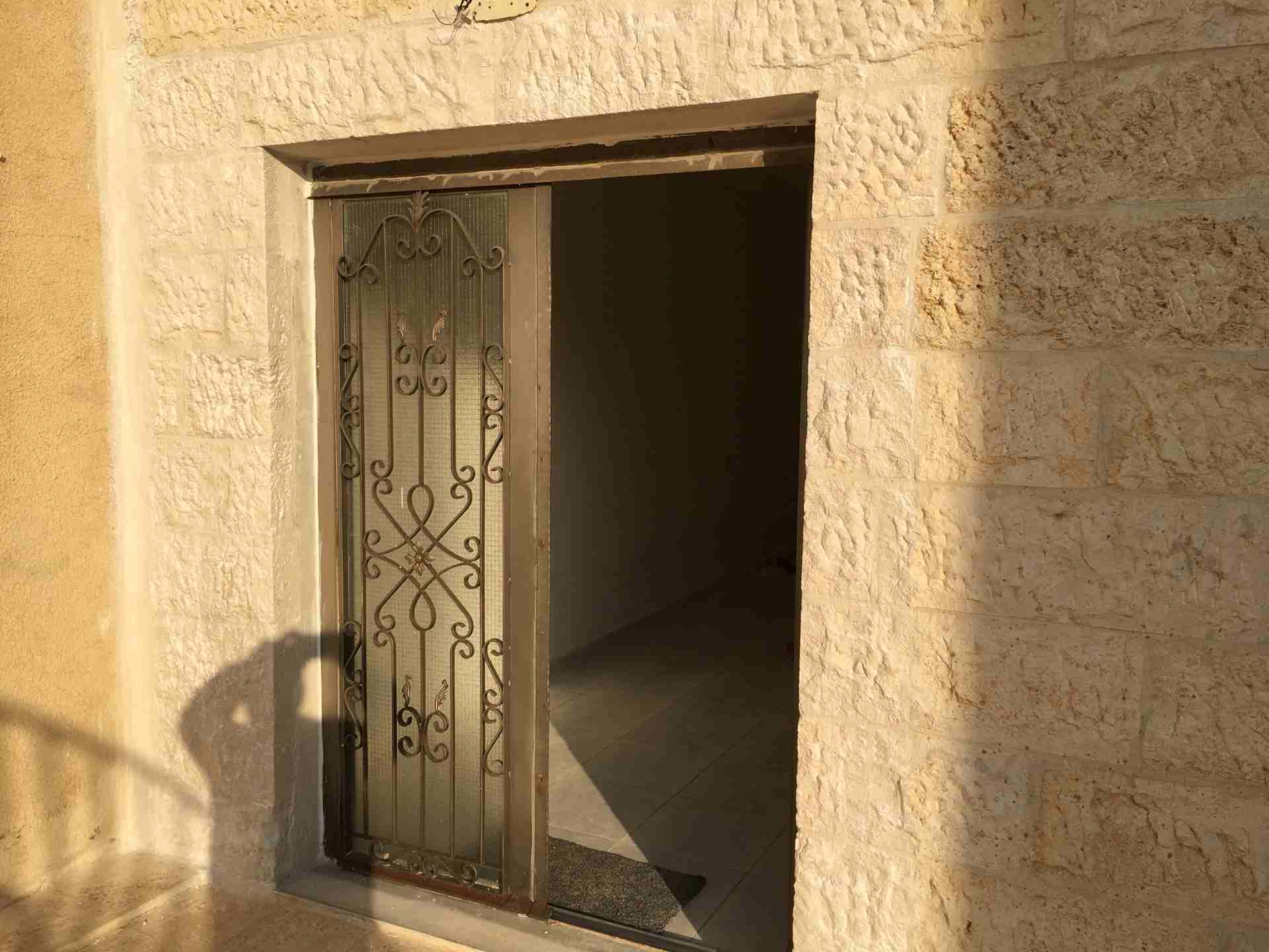 البيادر خلف الصناعة/للايجار او للبيع شقه ديلوكس من المالك
لا تنسَ أنك شاهدت هذا الإعلان في عنكبوت...