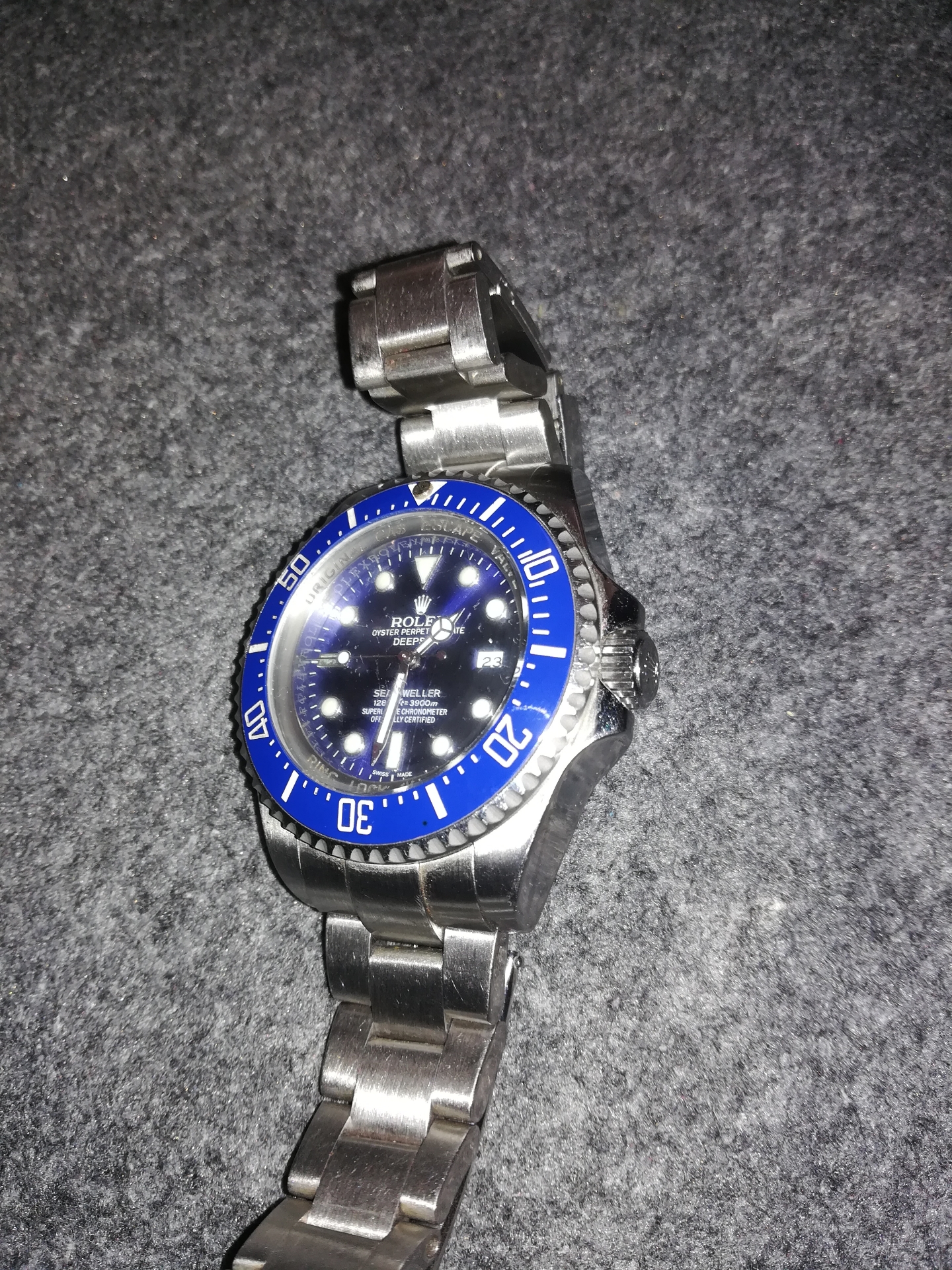 ROLEX DEEB SEA
لا تنسَ أنك شاهدت هذا الإعلان في عنكبوت
اعلى صنف ولون مميز.......