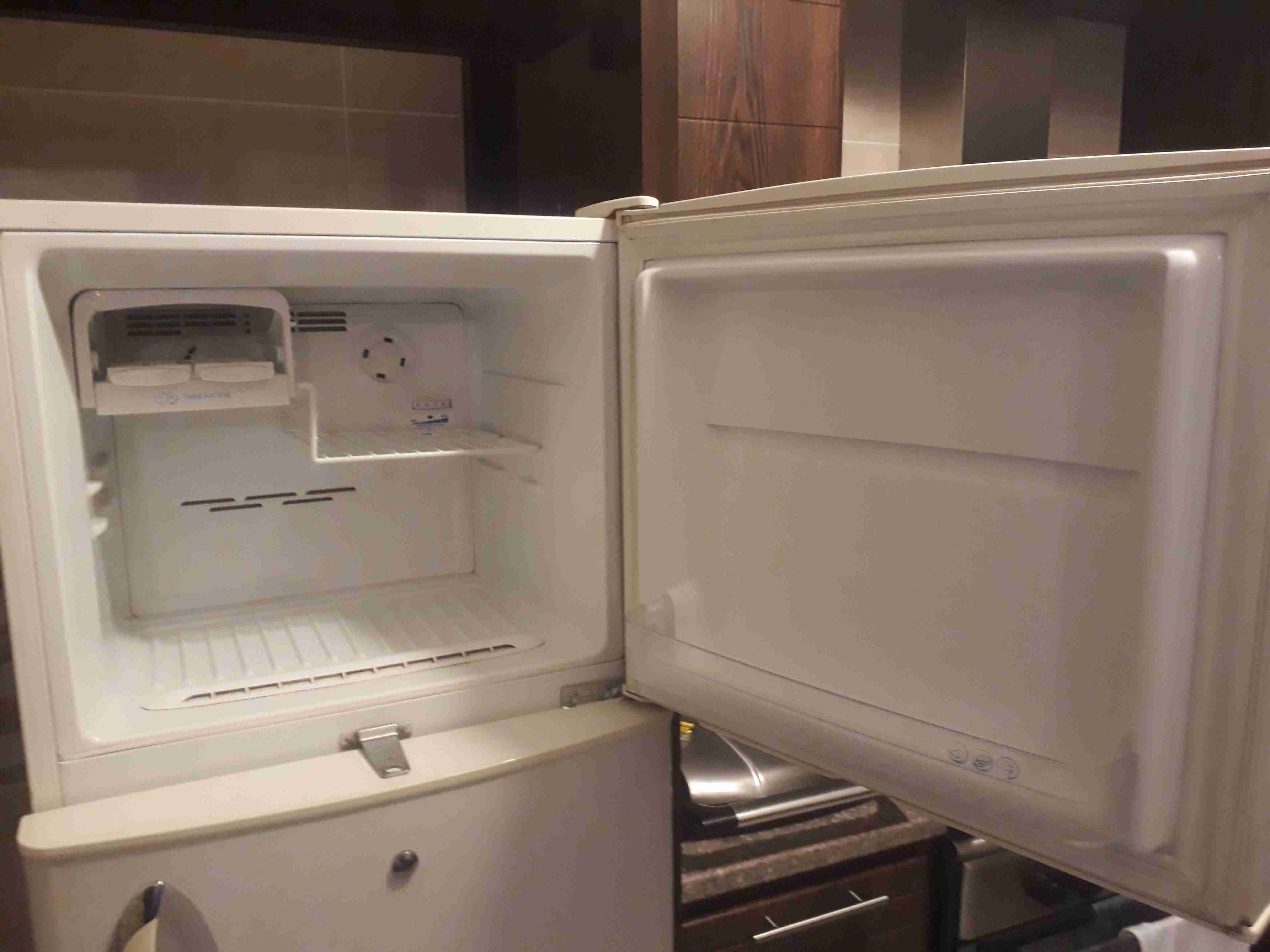 ثلاجة 18 قدم نوع LG هوا وكالة استخدام بسيط بسعر مغري جدآ 120
لا تنسَ أنك شاهدت هذا الإعلان في عنكبوت...