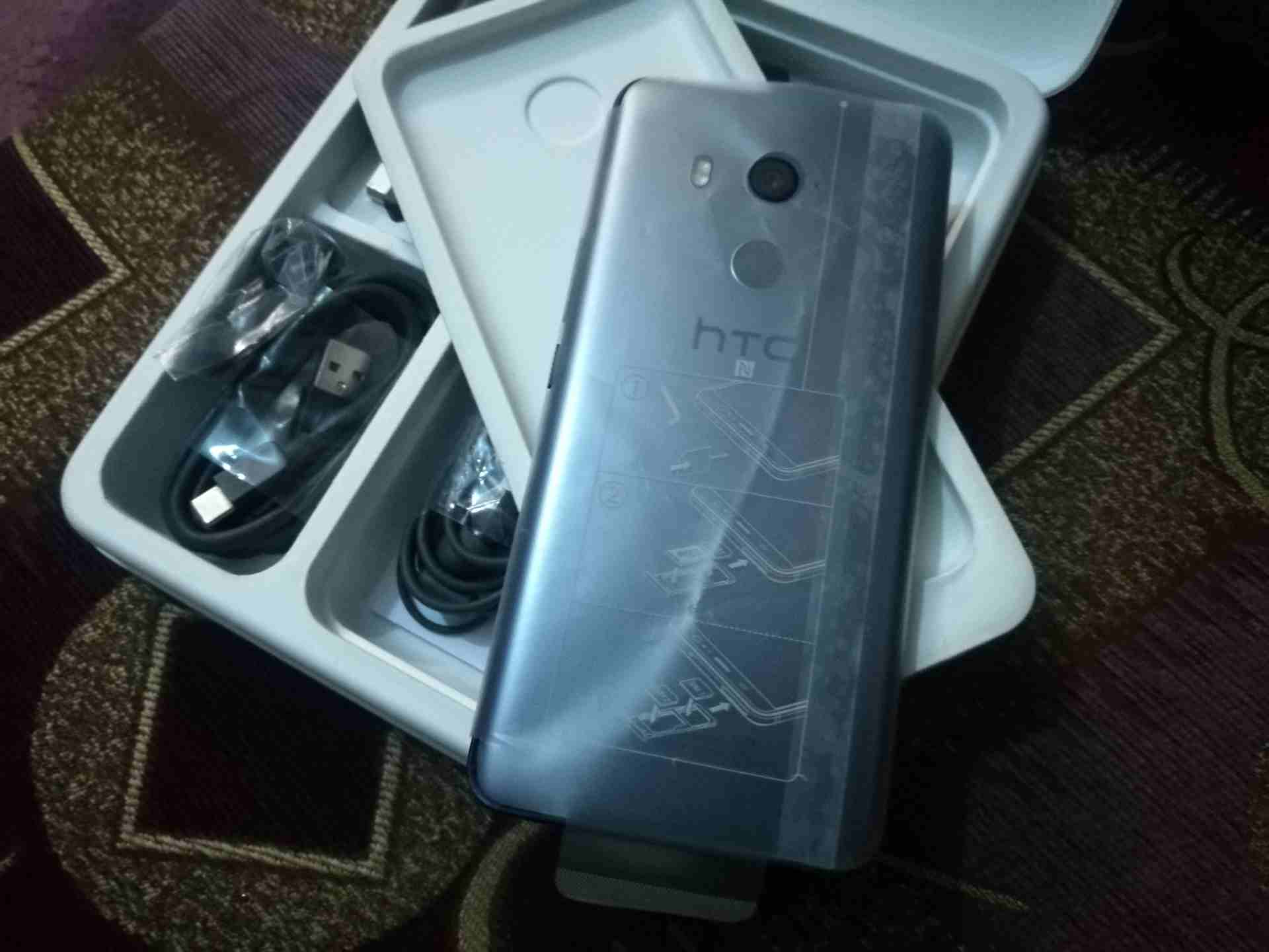 أقوى أجهزة HTC u11blus                                            


	 				لا تنسَ أنك شاهدت هذا الإعلان في عنكبوت            
	 				
                            رام6
روم128
شاشه 6انش بدقة كواد ات...