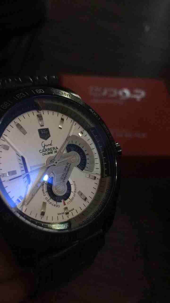 CARRERA tag heuer calibre 36
لا تنسَ أنك شاهدت هذا الإعلان في عنكبوت
Swiss made
الجلد بحاله جيده...