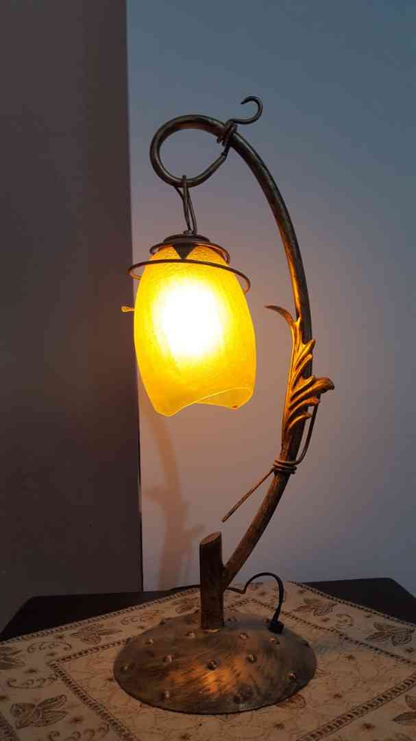 Table Lamp جميل بسعر حلو للبيع
لا تنسَ أنك شاهدت هذا الإعلان في عنكبوت
-تيبل لامب منحوت بطريق...