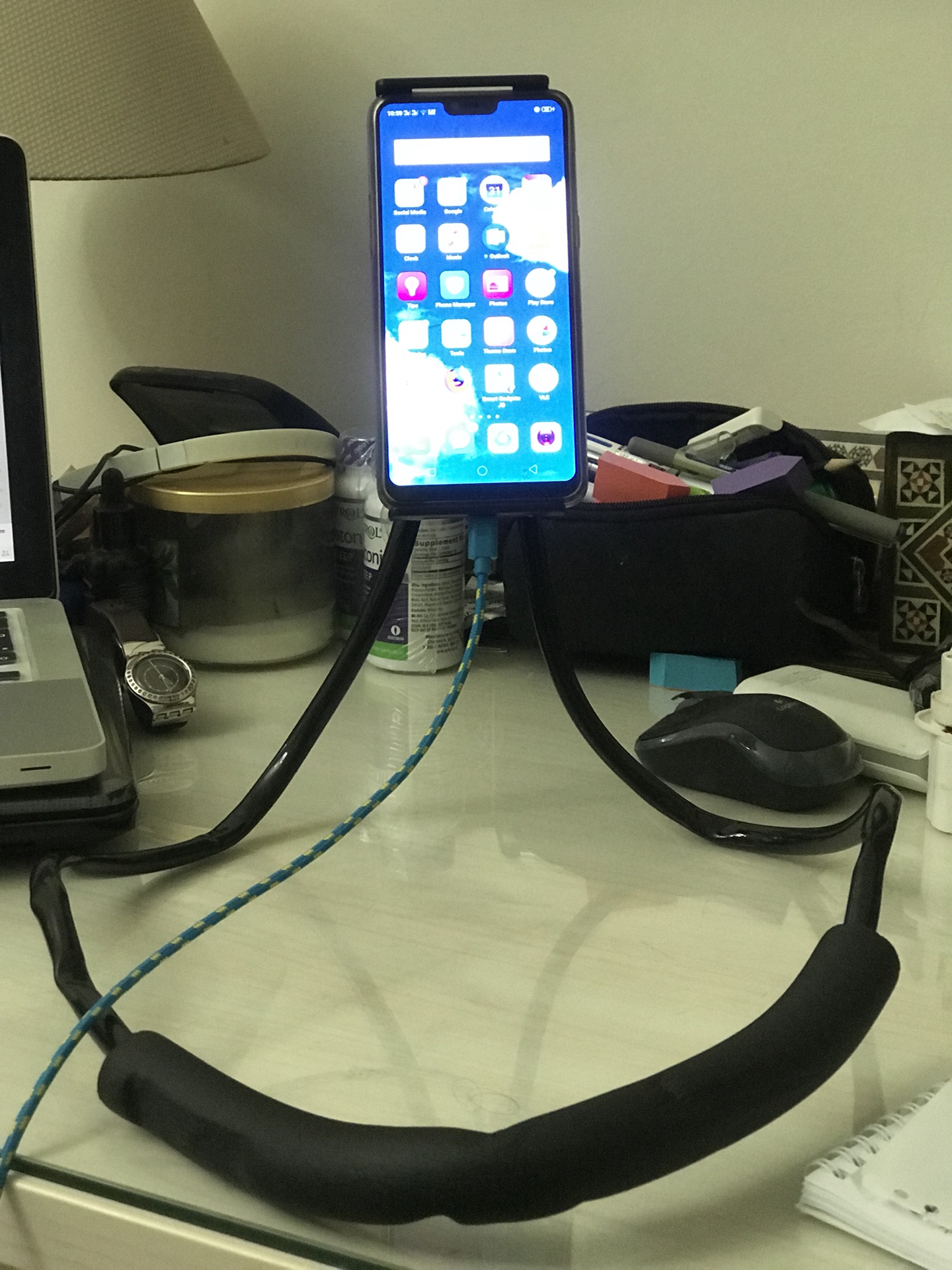 سماعات بلوتوث مكبرة/ سماعة هاي فاي بلوتوث / ستاند موبايل يونيفرسال
لا تنسَ أنك شاهدت هذا الإعلان في عنكبوت...