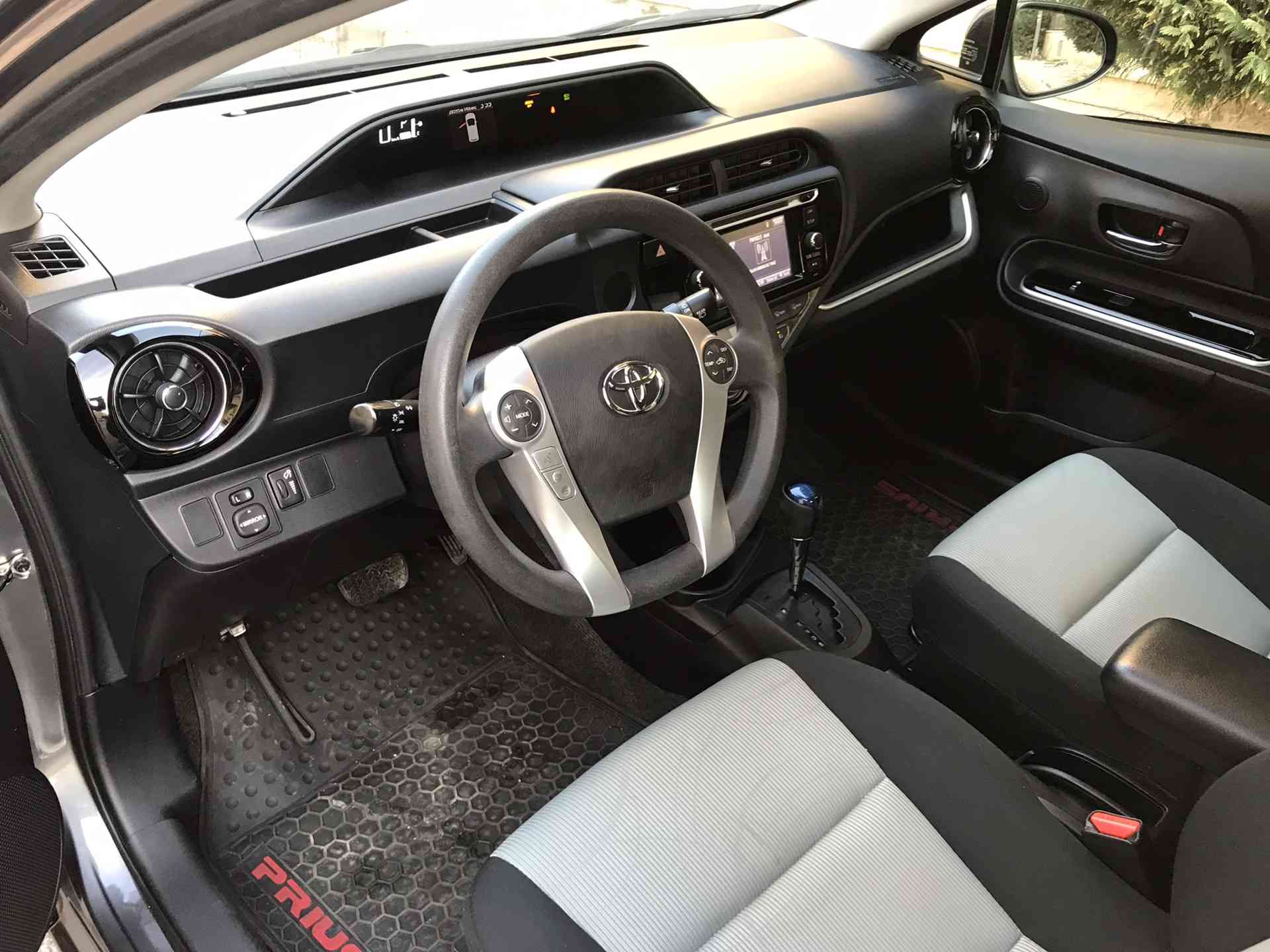 تويوتا بريوس سي Toyota prius c 2015 جمرك جديد
لا تنسَ أنك شاهدت هذا الإعلان في عنكبوت
تويوتا...
