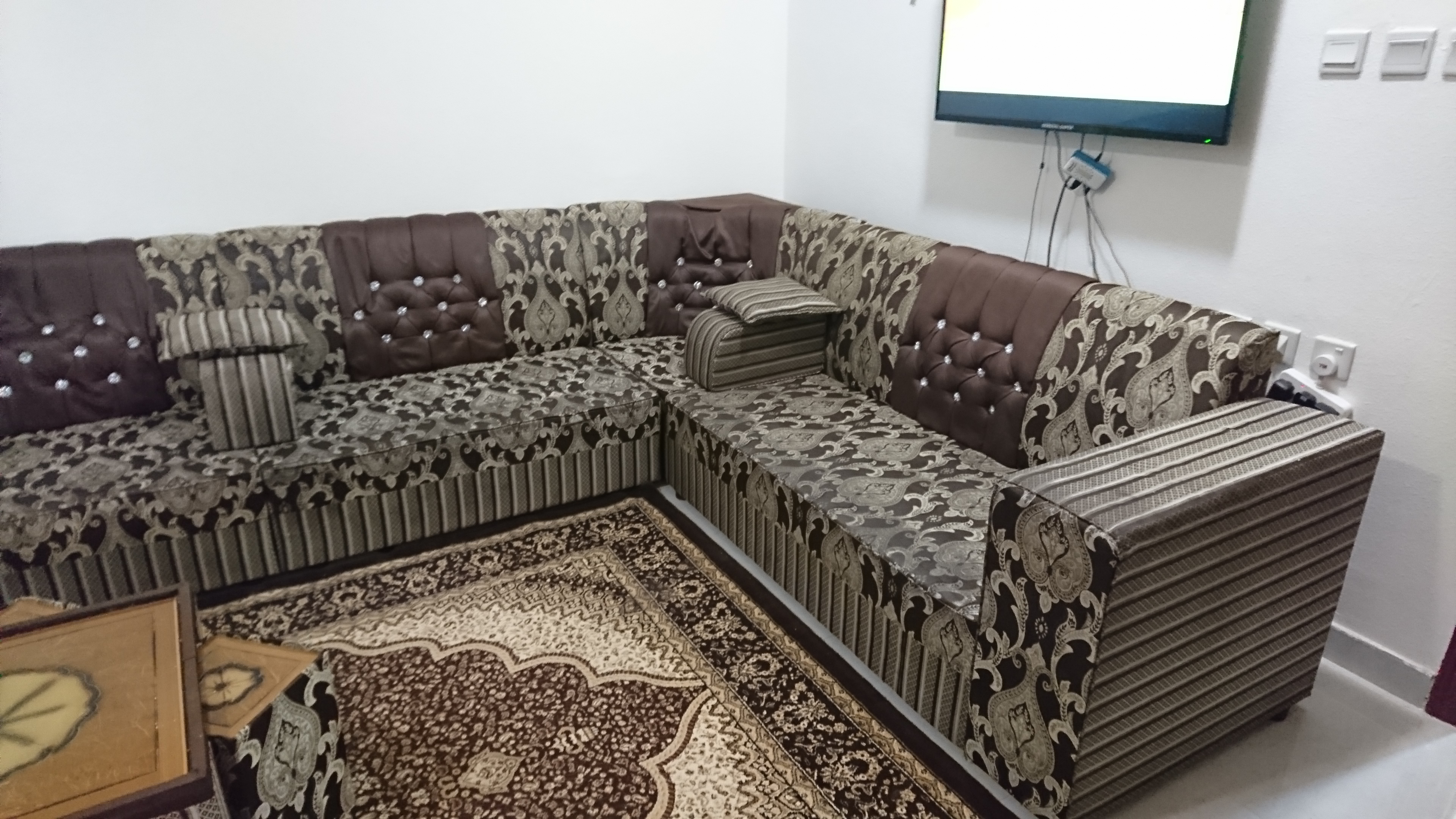 للبيع مجلس و دفاية كهرباء زيت ودفاية كهرباء عادية
لا تنسَ أنك شاهدت هذا الإعلان في عنكبوت
للب...