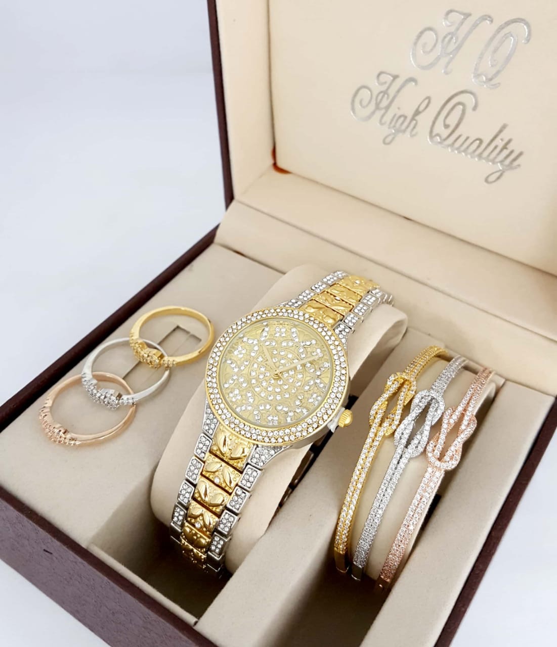 اطقم نسائية
لا تنسَ أنك شاهدت هذا الإعلان في عنكبوت
اطقم نسائي من هاي كوالتي باشكال ماركات عا...