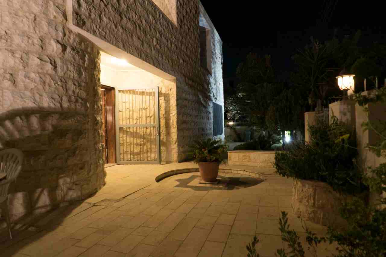 Furnished villa for rent in Alayoumi, Al-Sabouzi and Al-Shahri in Abdoun - New
لا تنسَ أنك شاهدت هذا الإعلان في عنكبوت...