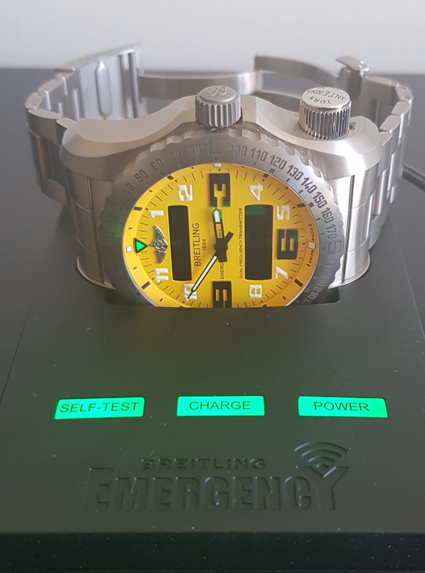 Breitling Emergency II
لا تنسَ أنك شاهدت هذا الإعلان في عنكبوت
3 month old
وارد الوكاله...