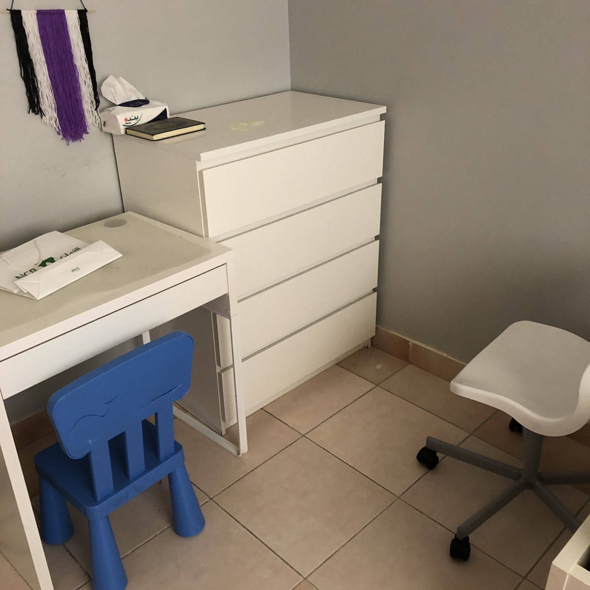 عفش بيت كامل للبيع
لا تنسَ أنك شاهدت هذا الإعلان في عنكبوت
غرفة نوم غرفة شباب غرفة بنات ثلاجة...