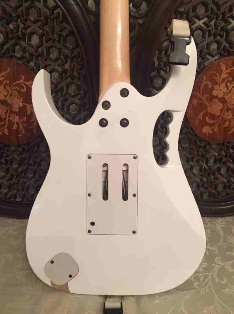 Ibanez JEM 555 / جيتار
لا تنسَ أنك شاهدت هذا الإعلان في عنكبوت
اليكترك جيتار Ibanez Ibanez JEM 55...