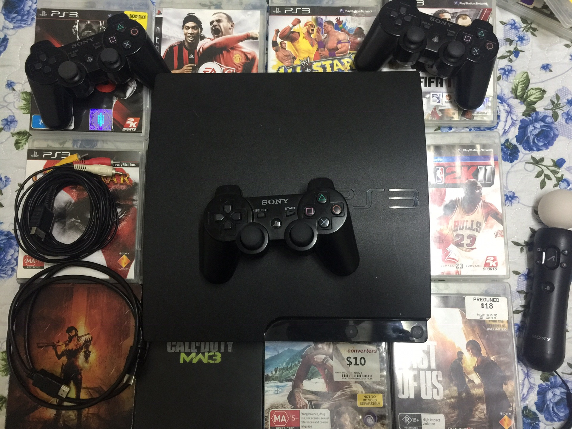 ps3 used 320G for sale بلايستيشن 3 للبيع مع عدة ومجموعة سيديات 3                                            


	 				لا تنسَ أنك شاهدت هذا الإعلان في عنكبوت...