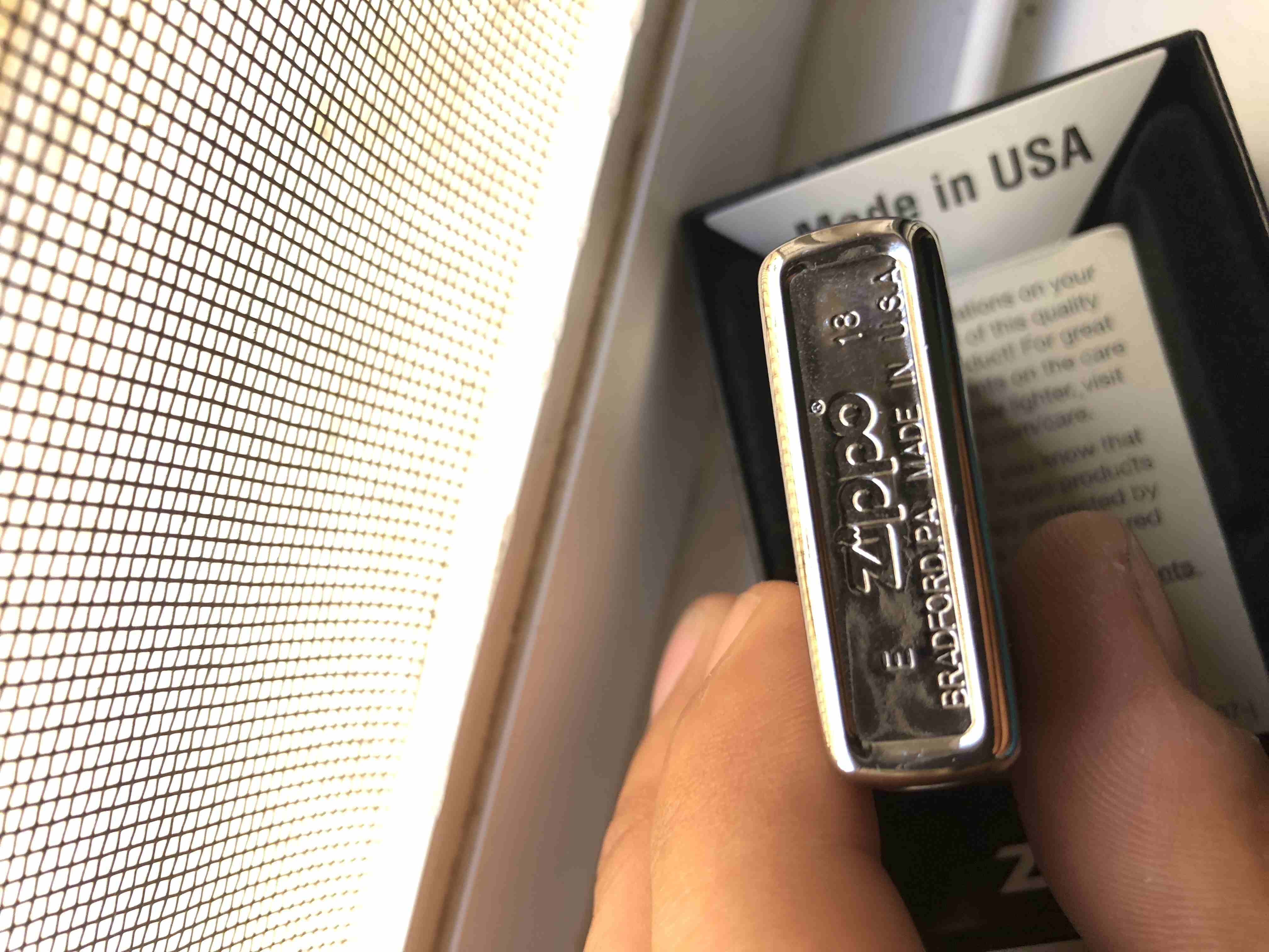 قداحات zippo صناعه امريكيه اصلي
لا تنسَ أنك شاهدت هذا الإعلان في عنكبوت
قداحات منقوش عليهم شعار&n...