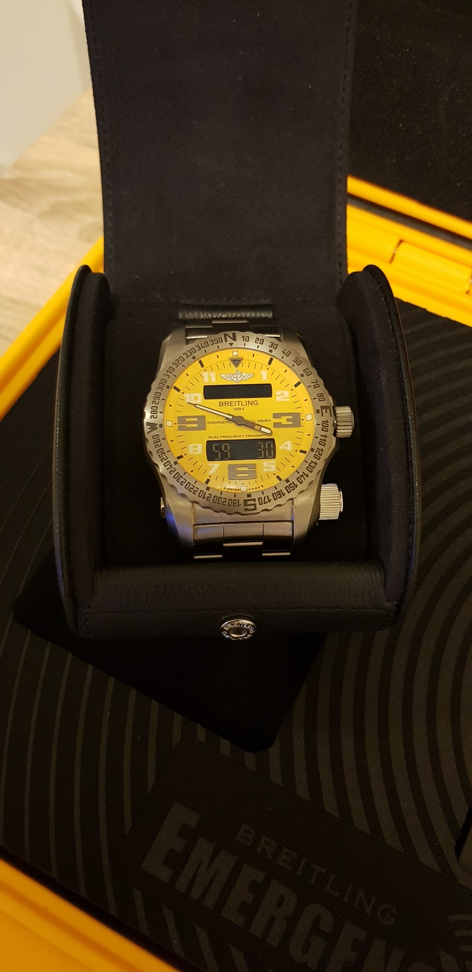 Breitling Emergency II
لا تنسَ أنك شاهدت هذا الإعلان في عنكبوت
3 month old
وارد الوكاله...