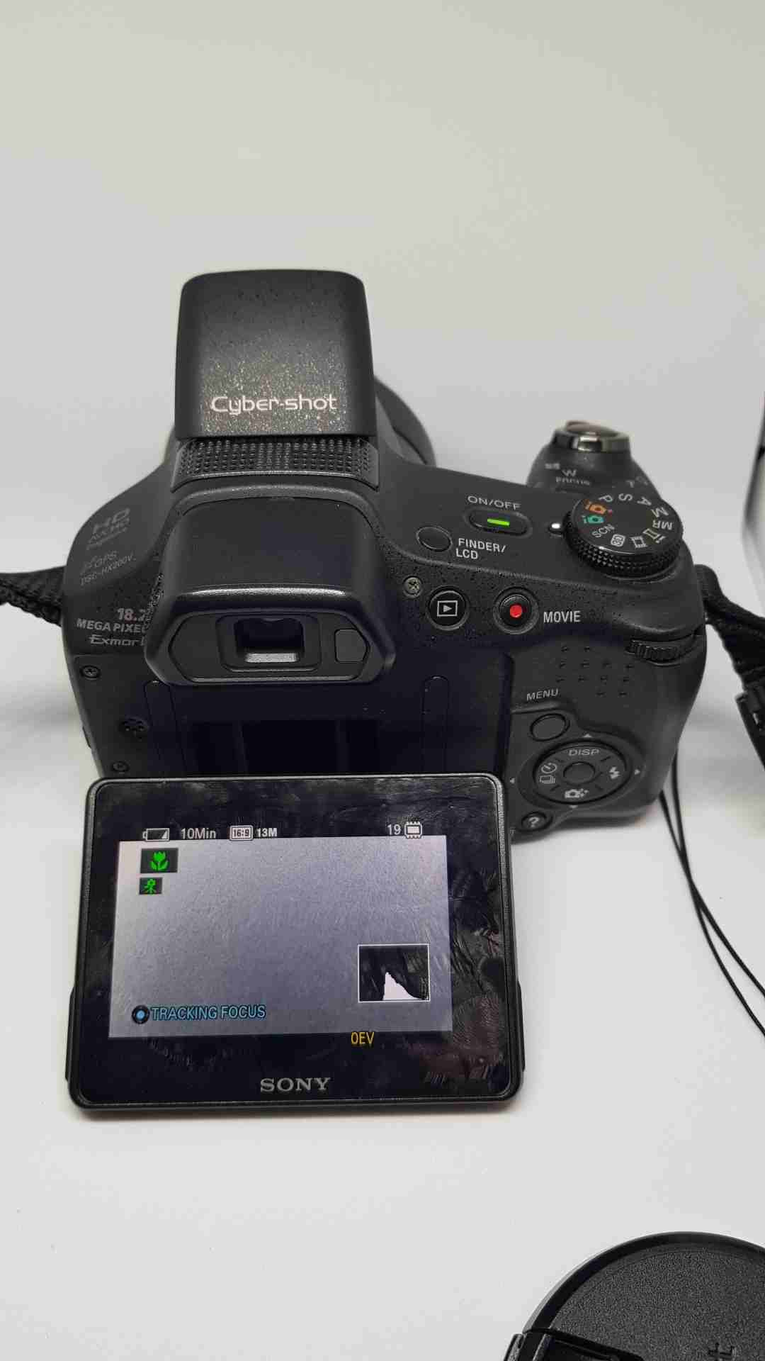Sony Cyber-shot DSC-HX200V 18.2 MP 30X optical zoom
IN EXCELLENT CONDITION
لا تنسَ أنك شاهدت هذا الإعلان في عنكبوت...
