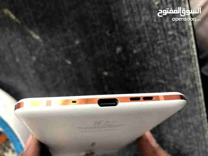 Nokia 7 plus اقرأ الاعلان منيح
لا تنسَ أنك شاهدت هذا الإعلان في عنكبوت
الجهاز مكسورة في زجاجة الك...