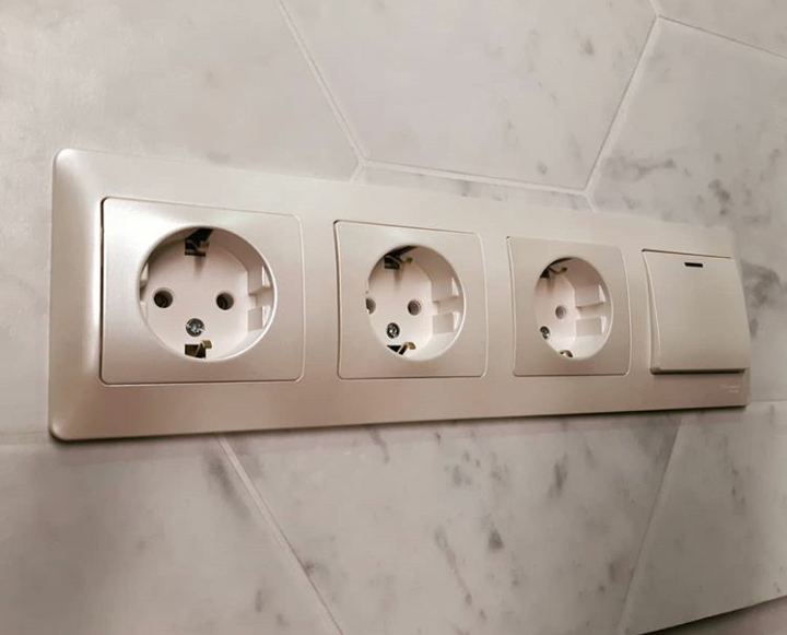 المهندس لتمديدات الكهربائيه والصيانه العامه
لا تنسَ أنك شاهدت هذا الإعلان في عنكبوت
المهندس ا...