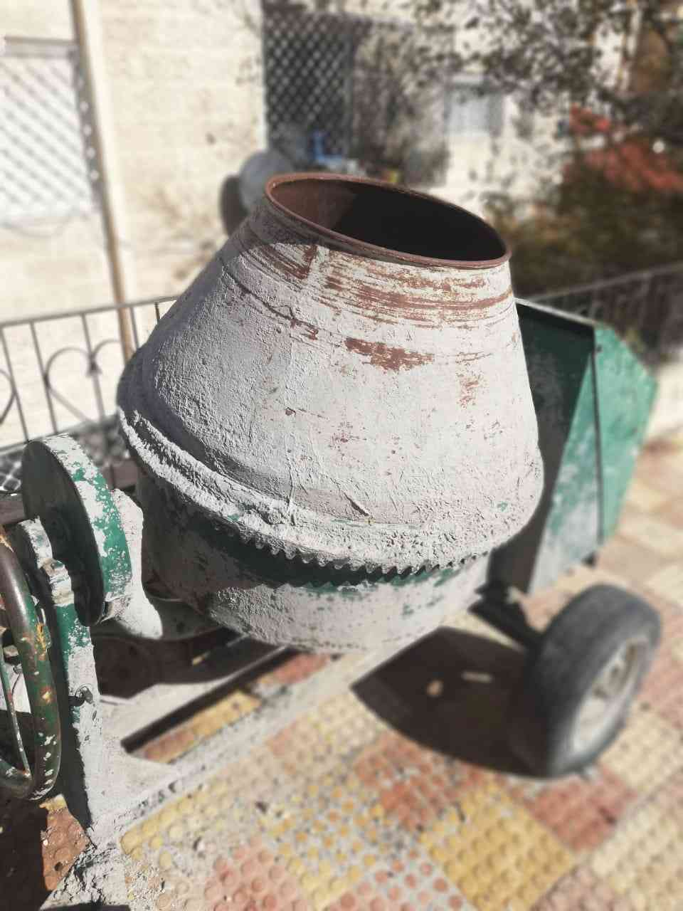 خلاط سعة شوال ماتور كهرباء بحاله جيده
لا تنسَ أنك شاهدت هذا الإعلان في عنكبوت
يوجد زاويه وكبا...