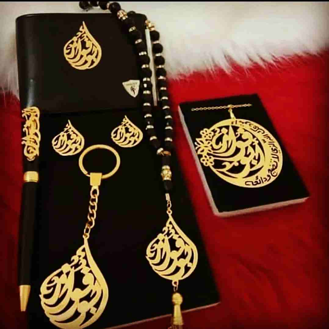 مطليات بلون الذهب والفضه خبرة بالتصميم تصميم الإسم حسب الطلب                                            


	 				لا تنسَ أنك شاهدت هذا الإعلان في عنكبوت...