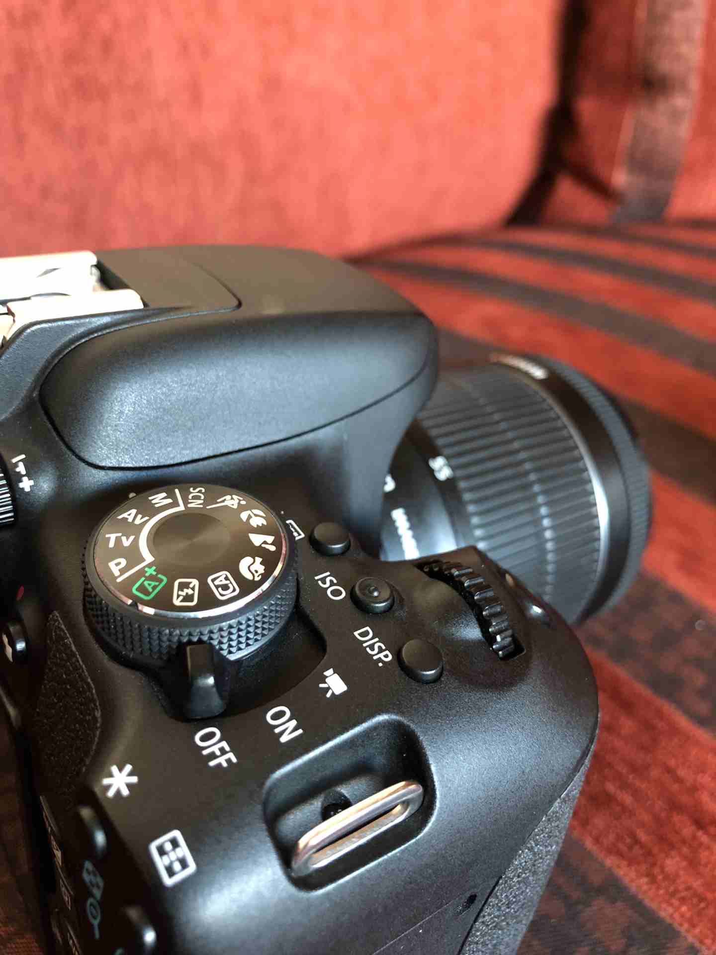 Canon 750D كانون
لا تنسَ أنك شاهدت هذا الإعلان في عنكبوت
كانون 750D بحال الوكالة بالكرتونة
يا دوب...