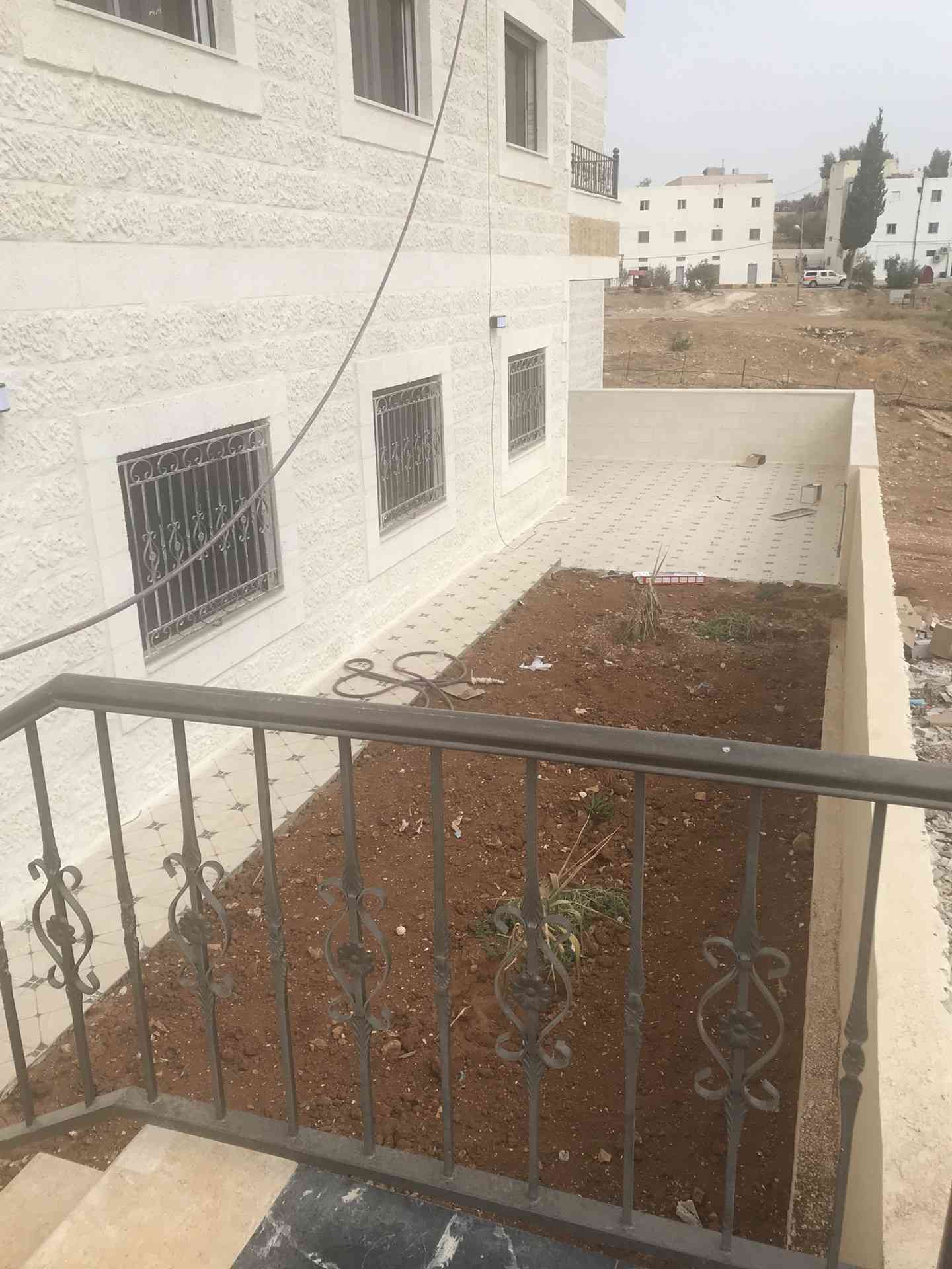 شقق للبيع في طبربور مساحات و طوابق مختلفه من المالك مباشره
لا تنسَ أنك شاهدت هذا الإعلان في عنكبوت...