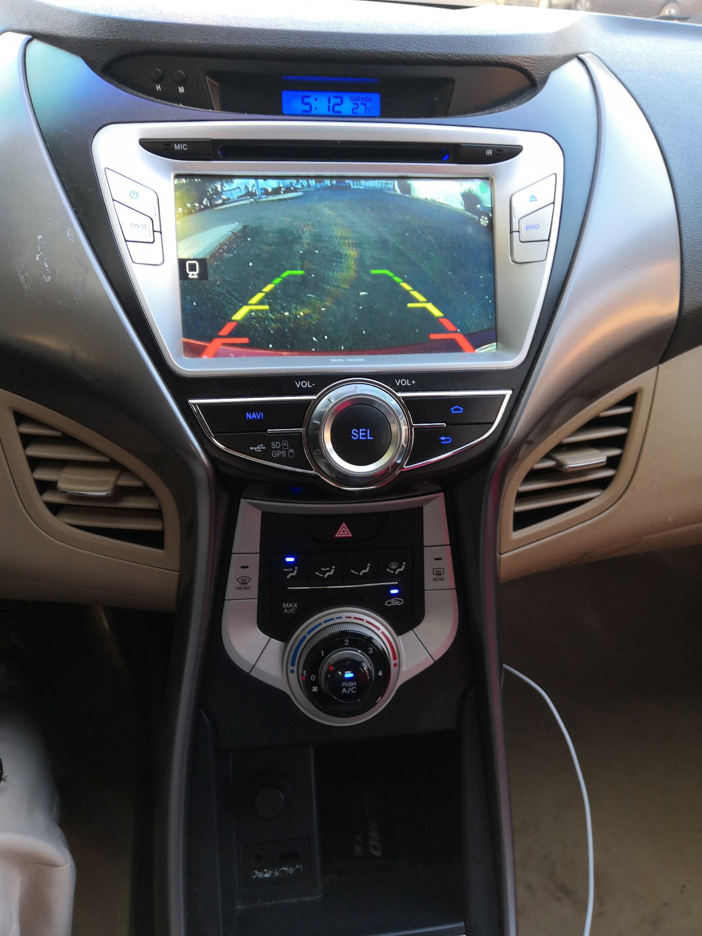 Hyundai Elantra 2013 automatic Mid Option
لا تنسَ أنك شاهدت هذا الإعلان في عنكبوت
1.8 cc
Goo...