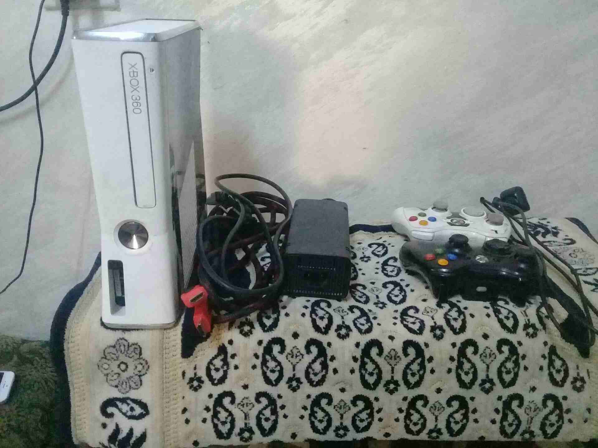 Xbox 360                                            


	 				لا تنسَ أنك شاهدت هذا الإعلان في عنكبوت            
	 				
                            الكس بكس مستعمل شهر واحد معدله وعليها 33لعبه تقر...