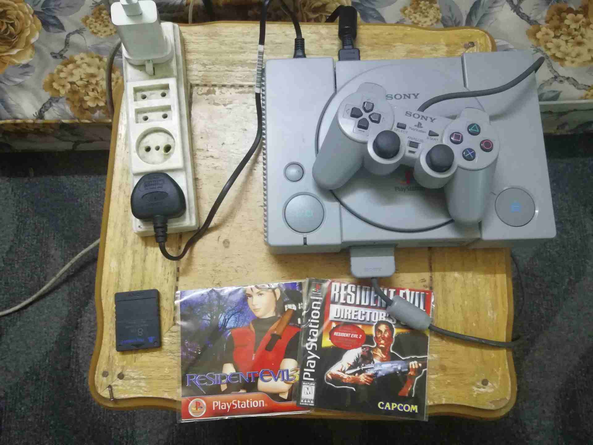 ps1بحلة الجديد لبيع
لا تنسَ أنك شاهدت هذا الإعلان في عنكبوت
Ps1 لبيع للي برغب الون مع شريطين رزدن...