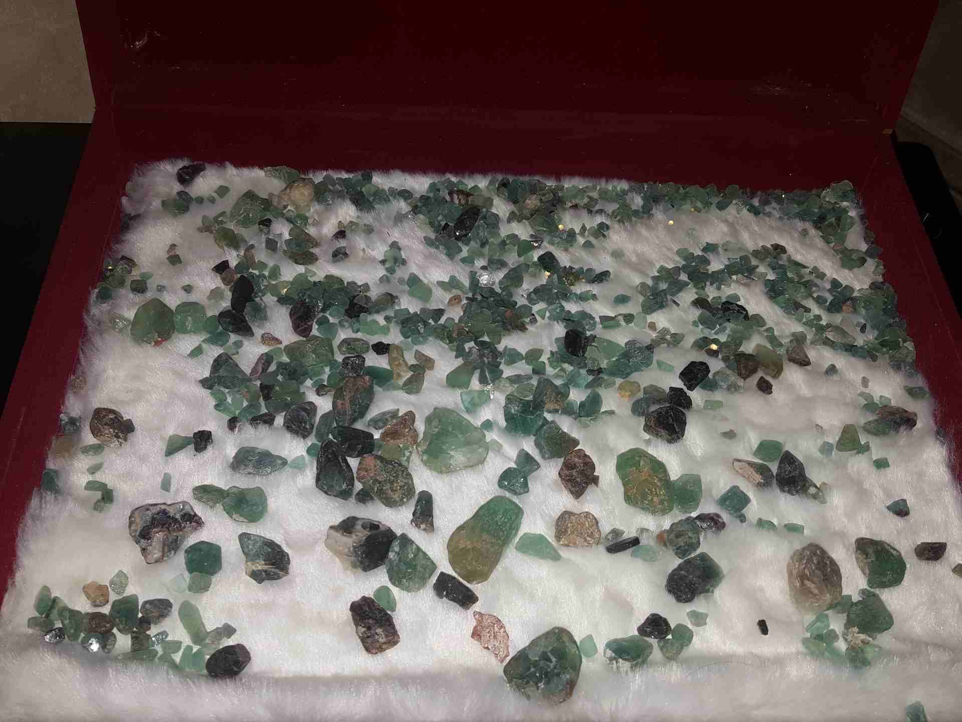 للبيع احجار كريمة ( gemstones Gate)                                            


	 				لا تنسَ أنك شاهدت هذا الإعلان في عنكبوت            
	 				
                            للبيع زبرجد طبيعي ،خا...