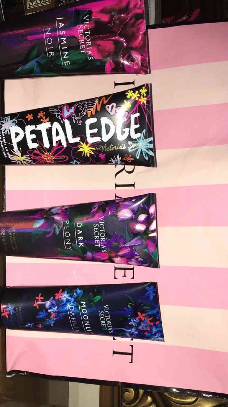 Victoria’s secret body lotions and splashes
لا تنسَ أنك شاهدت هذا الإعلان في عنكبوت
كري...