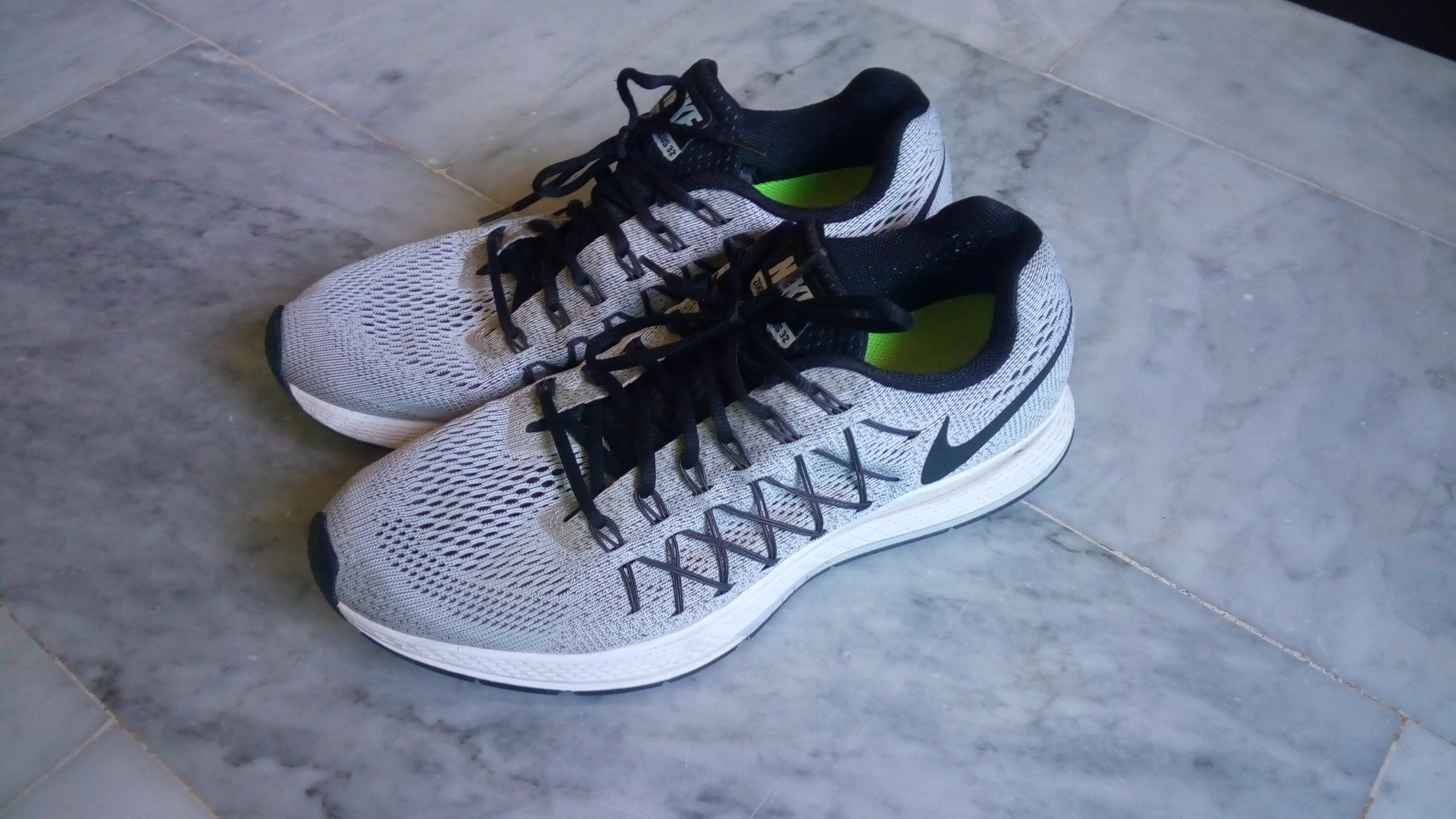 Adidas , Nike , Levi's , h &amp; m                                            


	 				لا تنسَ أنك شاهدت هذا الإعلان في عنكبوت            
	 				
                                شوزات ماركات...