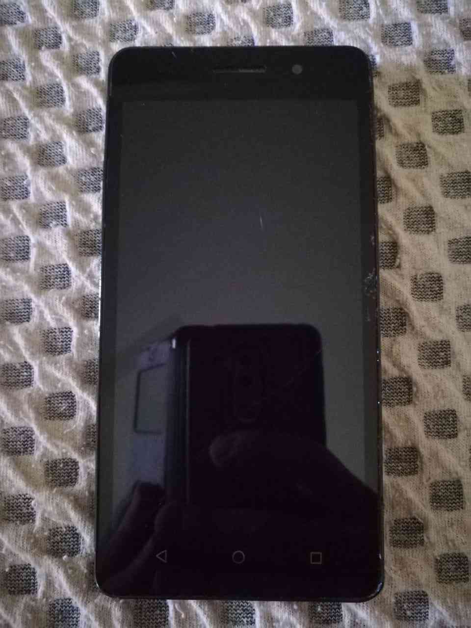 Huawie Gplay mimi
لا تنسَ أنك شاهدت هذا الإعلان في عنكبوت
black
التلفون موضح بالصور
معاه سم...