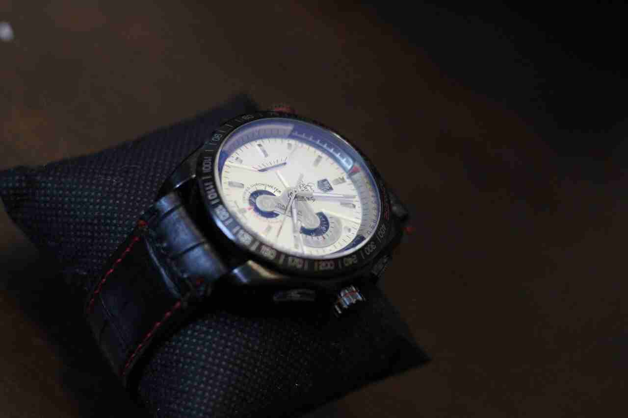 CARRERA tag heuer calibre 36                                            


	 				لا تنسَ أنك شاهدت هذا الإعلان في عنكبوت            
	 				
                            Swiss made 
الجلد بحاله جيده...