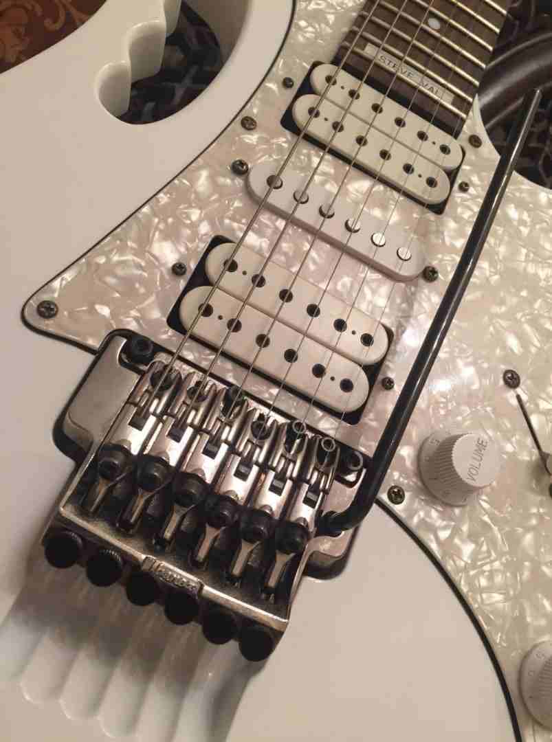 Ibanez JEM 555 / جيتار
لا تنسَ أنك شاهدت هذا الإعلان في عنكبوت
اليكترك جيتار Ibanez Ibanez JEM 55...