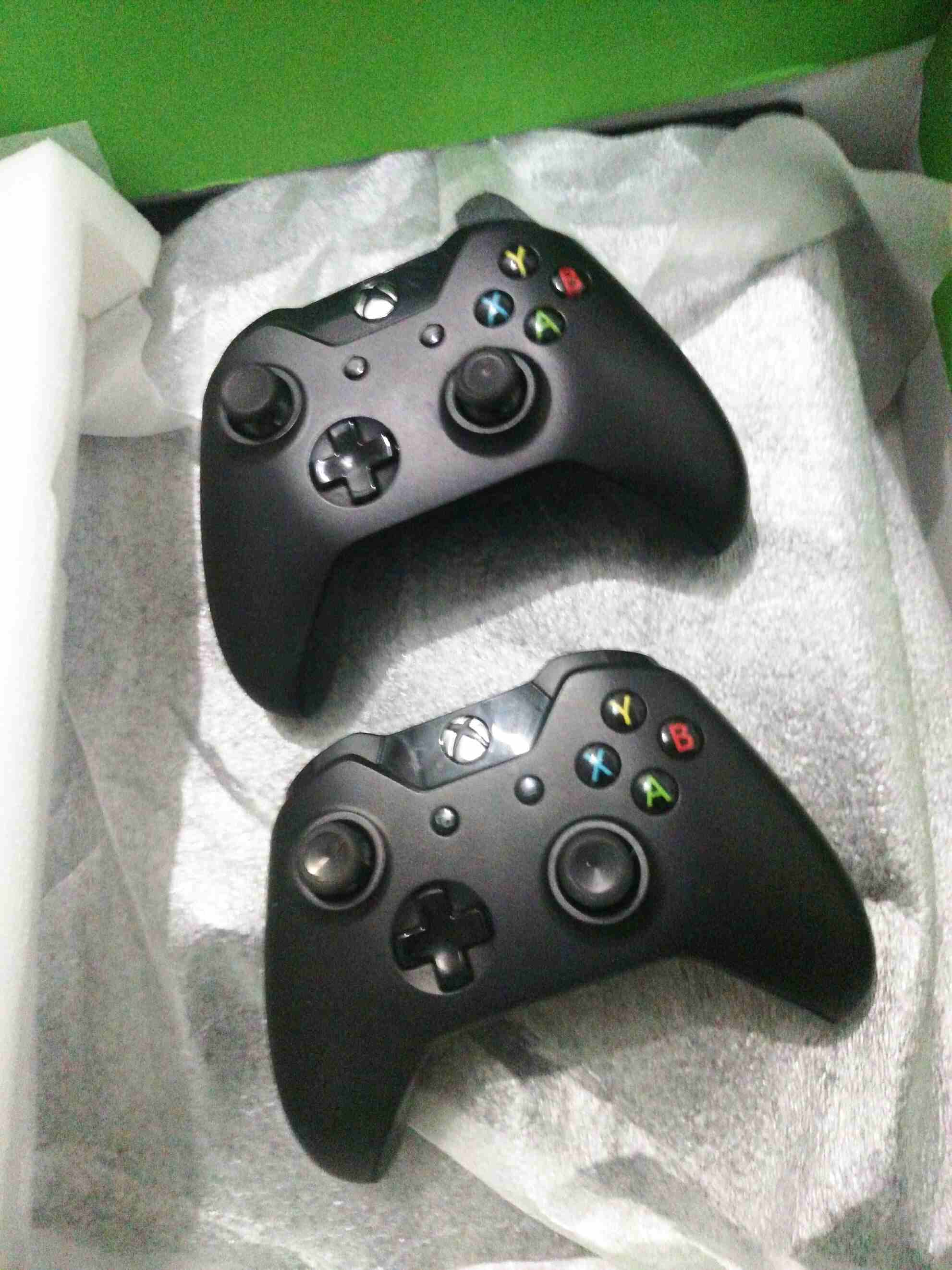 xbox One (Mint Condition wit 02 controllers 04 Games) box with all accessories
لا تنسَ أنك شاهدت هذا الإعلان في عنكبوت...