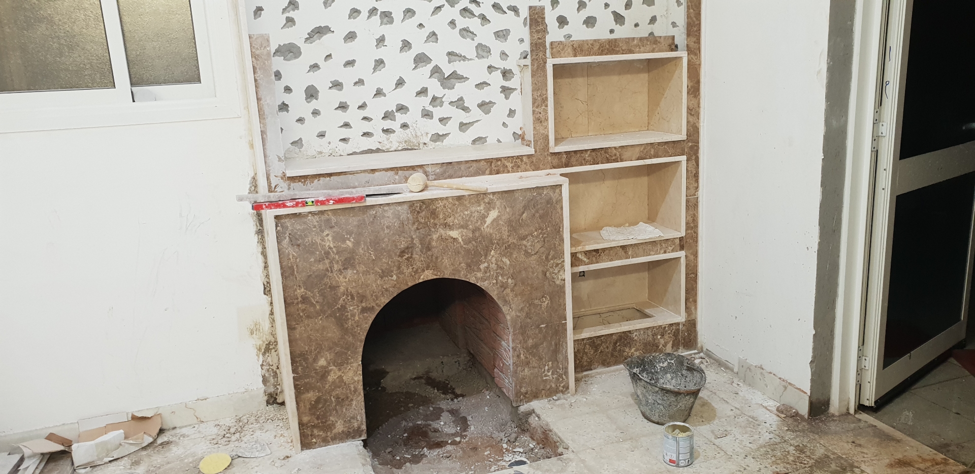 فني تركيب مشبات قرميد نوافير شلالات مغاسل رخام طوب زجاجي ديكورات فنية
لا تنسَ أنك شاهدت هذا الإعلان في عنكبوت...