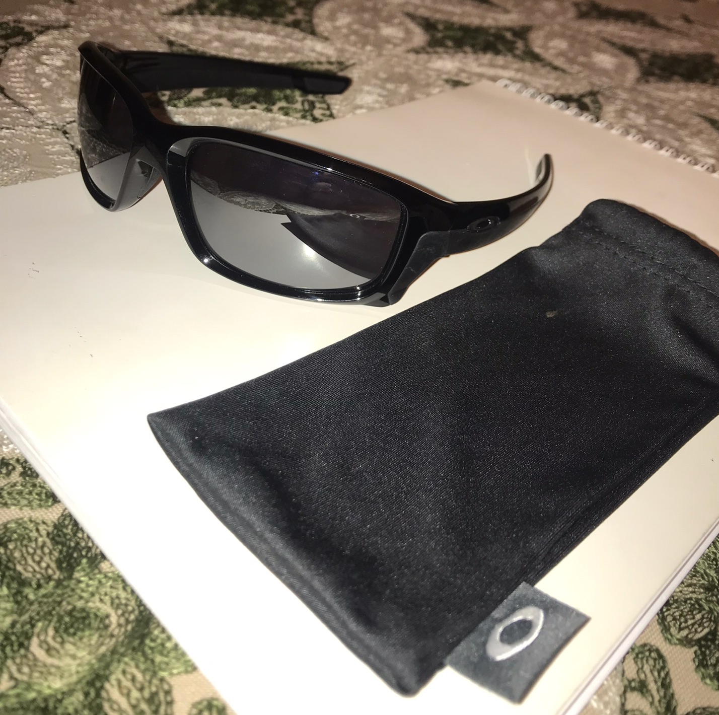 Oakley
لا تنسَ أنك شاهدت هذا الإعلان في عنكبوت
النوع straightlink صناعة أمريكية
نوعية العدسة...