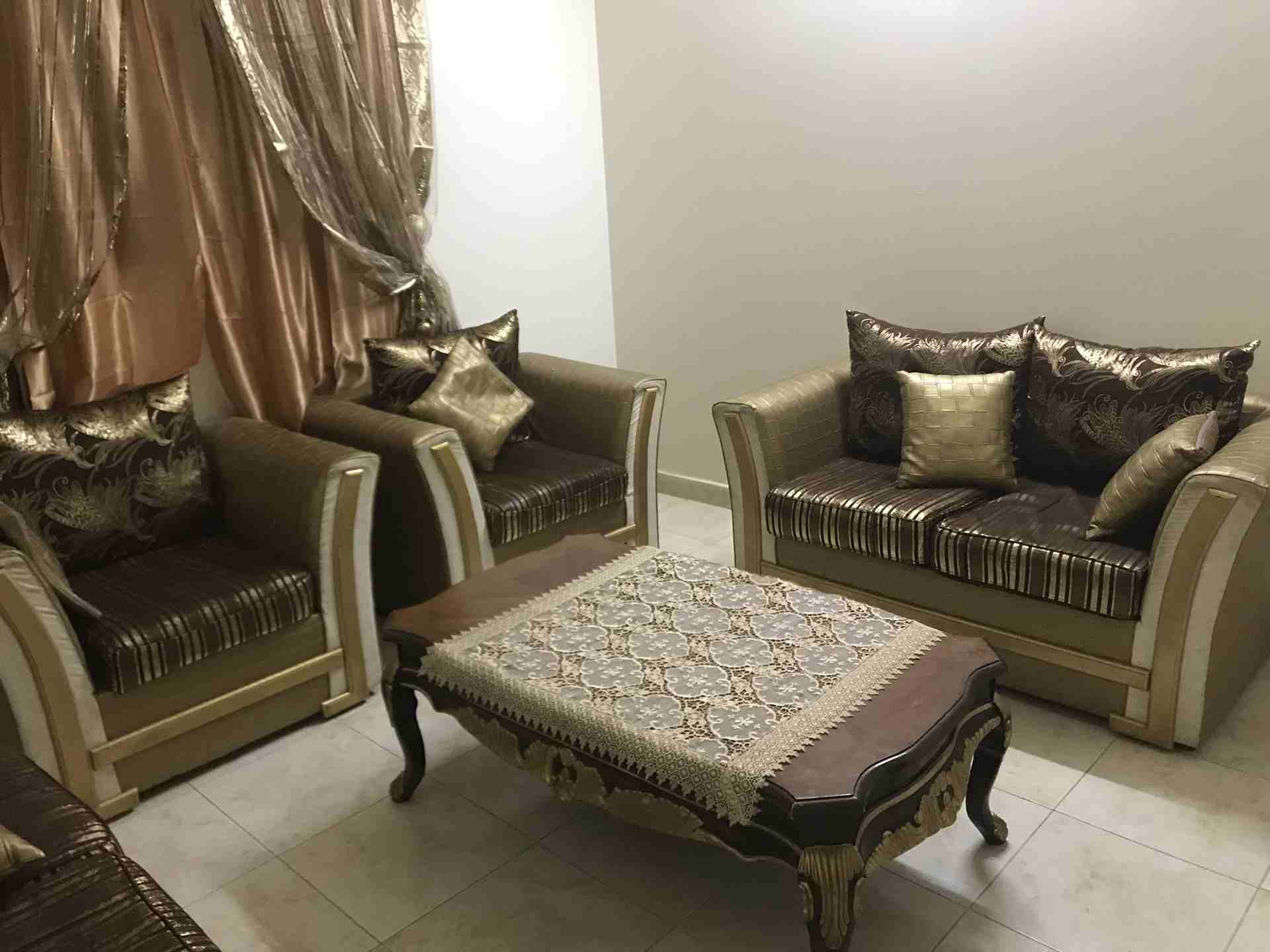 كنب للبيع                                            


	 				لا تنسَ أنك شاهدت هذا الإعلان في عنكبوت            
	 				
                            طقم جلوس للبيع استعمال خفيف...