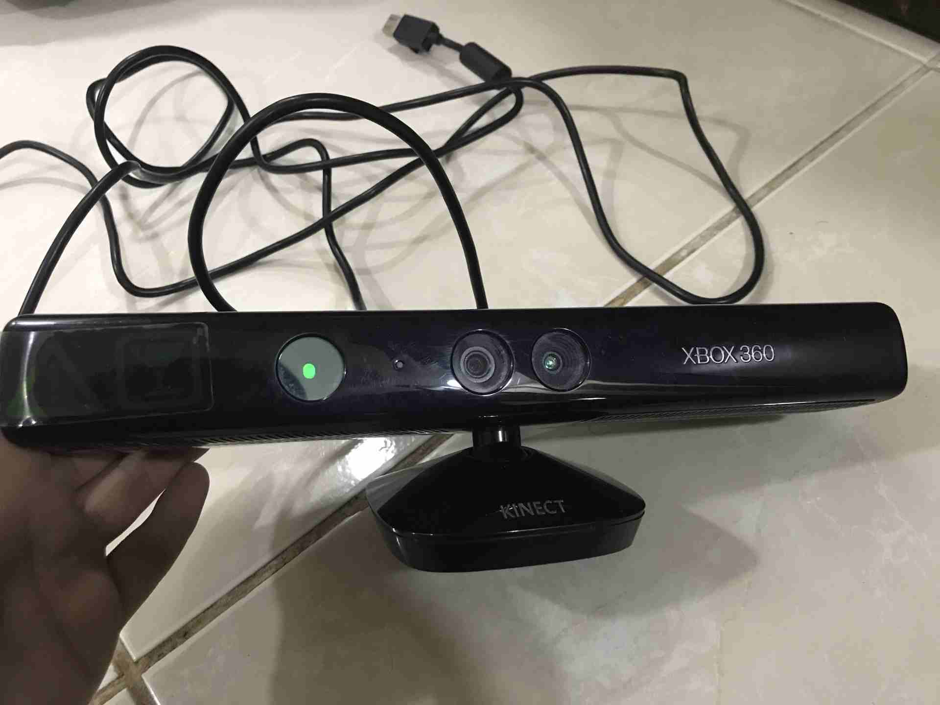 كاينكت للاكس بوكس 360
لا تنسَ أنك شاهدت هذا الإعلان في عنكبوت
نضيفة وشغالة 100٪...