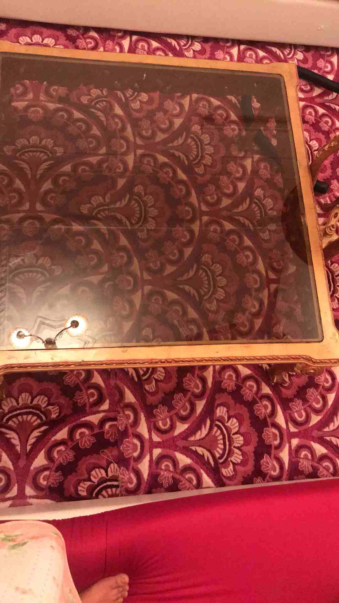 طاوله كبيره وصغيره قزاز                                            


	 				لا تنسَ أنك شاهدت هذا الإعلان في عنكبوت            
	 				
                            طاوله كبيره وصغيره قزاز...