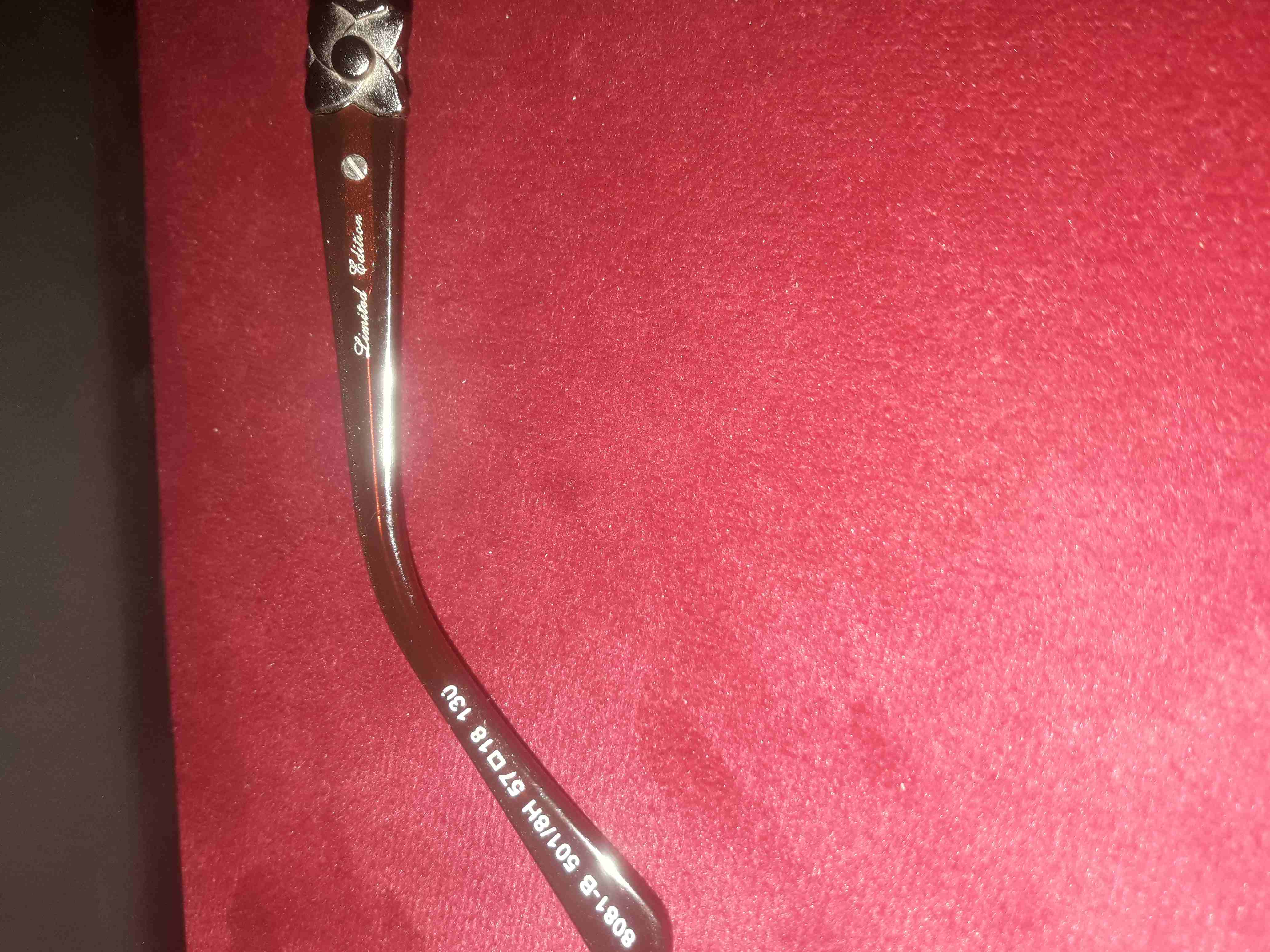 نظارة بولجري bvlgari ايطالية اصلية                                            


	 				لا تنسَ أنك شاهدت هذا الإعلان في عنكبوت            
	 				
                            كما هو موضح بالصور اصل...