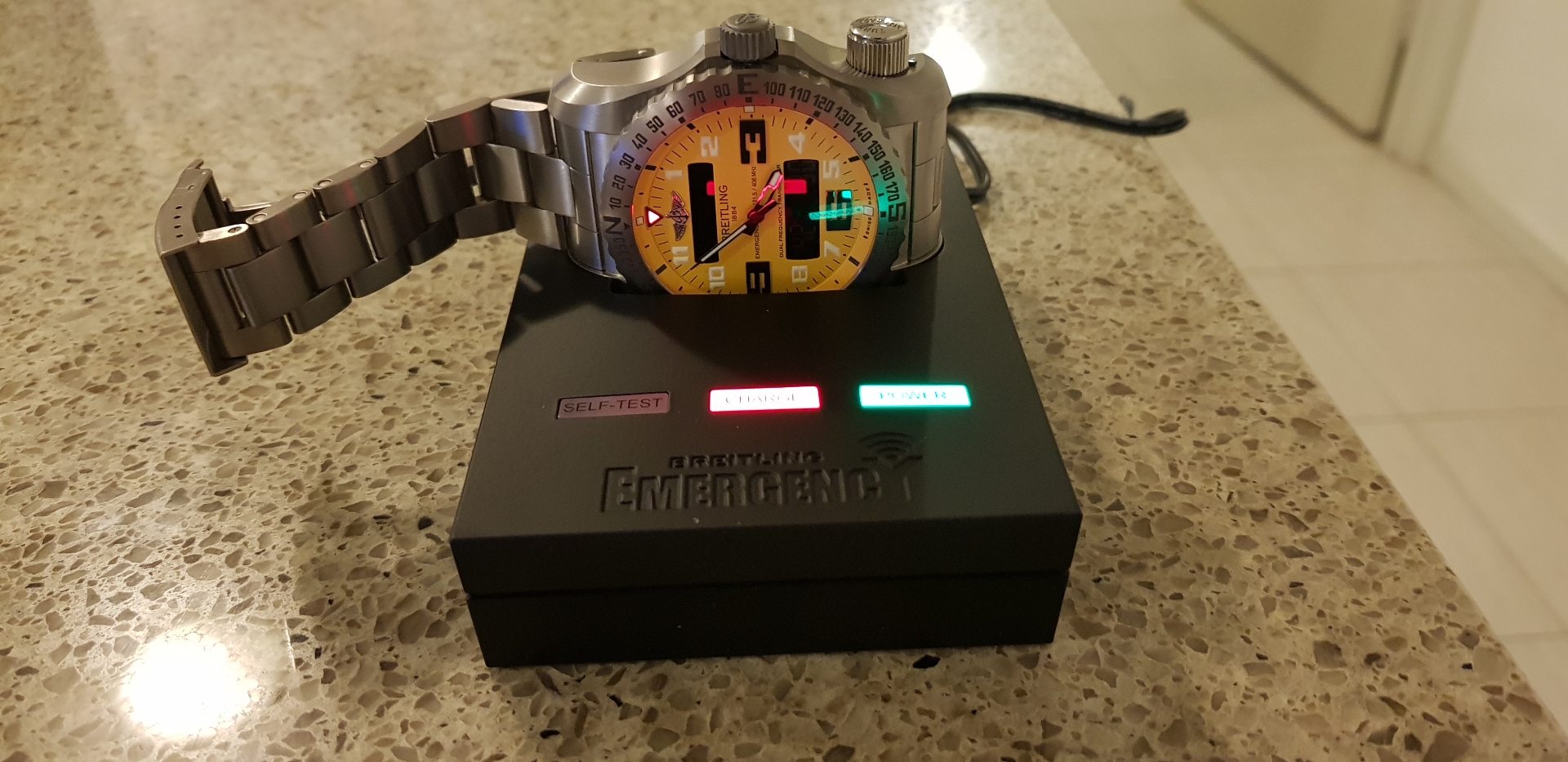 Breitling Emergency II
لا تنسَ أنك شاهدت هذا الإعلان في عنكبوت
3 month old
وارد الوكاله...