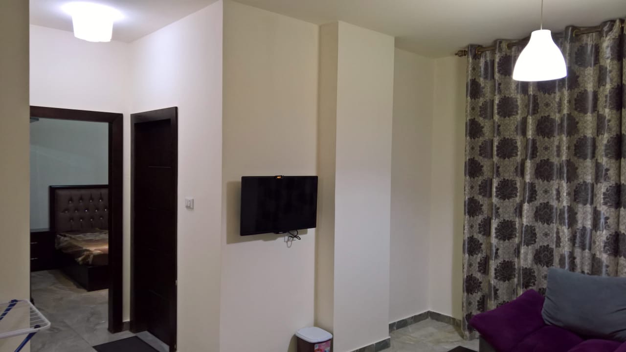 استوديو جديد مفروش خلف الجامعة الاردنية للايجار
لا تنسَ أنك شاهدت هذا الإعلان في عنكبوت
للباح...