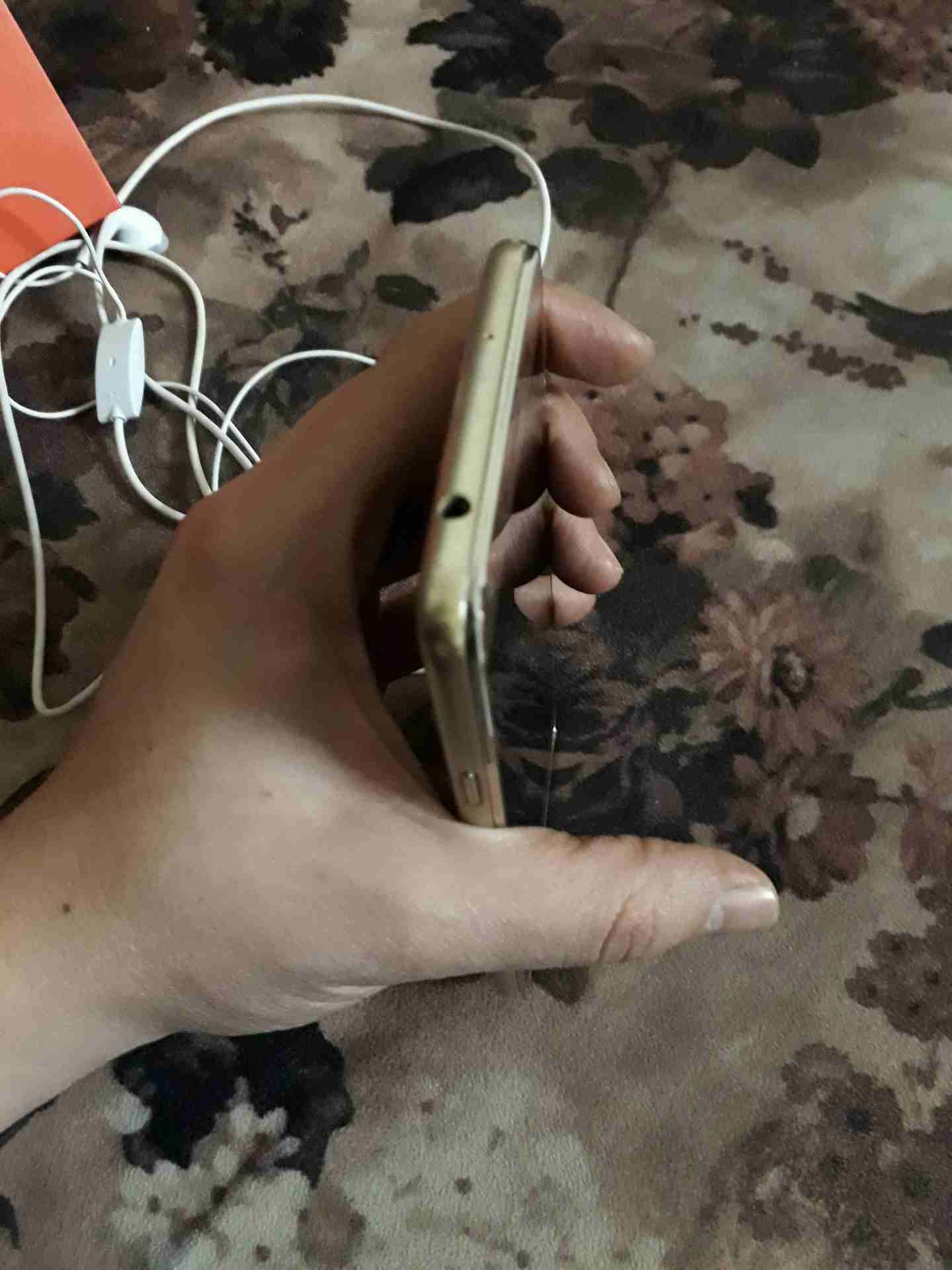 y5 2016
لا تنسَ أنك شاهدت هذا الإعلان في عنكبوت
الجهاز نضيف جداا معه كرتونه شاحن سماعات...