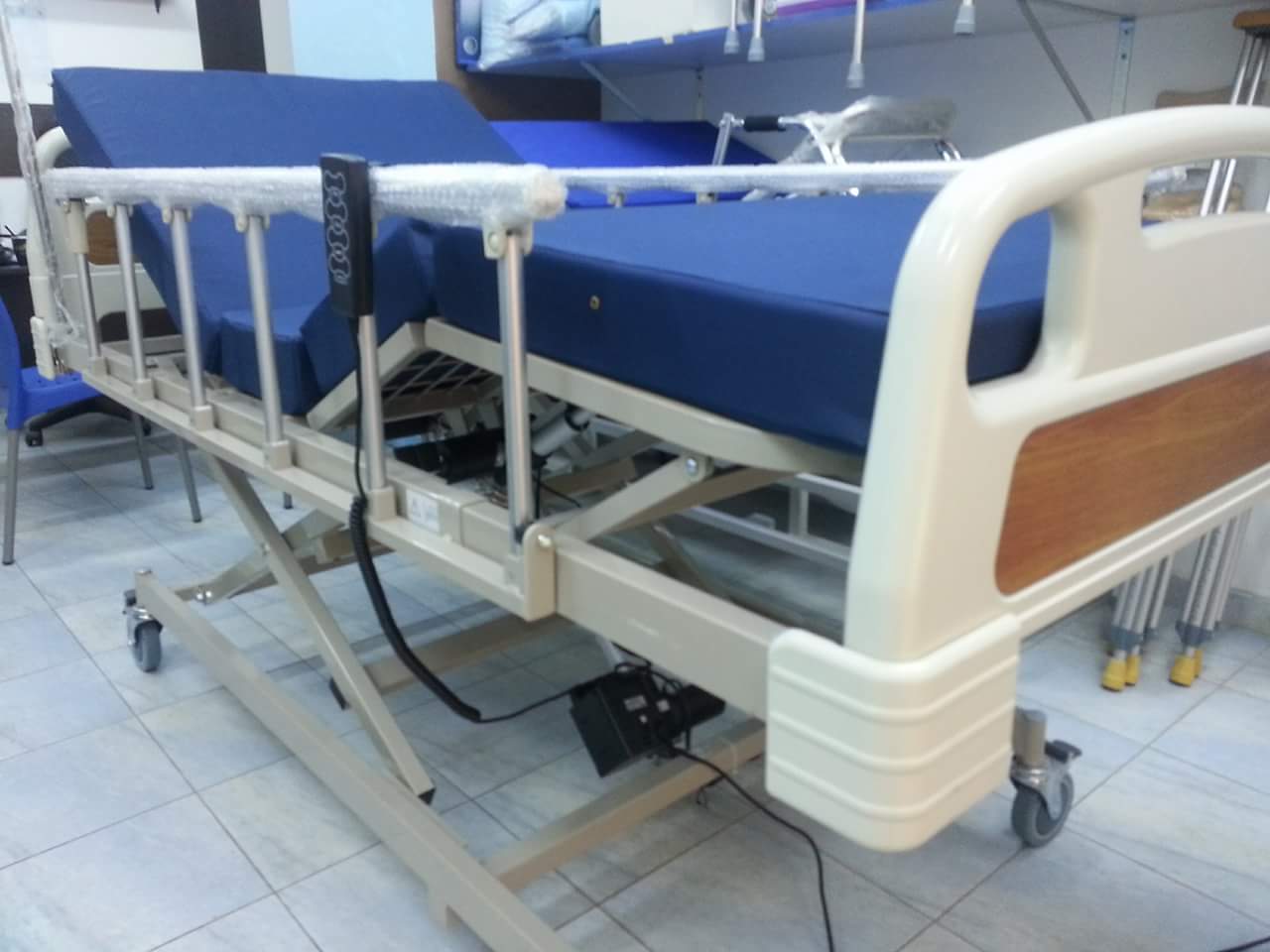 تخت للمرضى وكبار السن يعمل على الكهرباء 0797691049
لا تنسَ أنك شاهدت هذا الإعلان في عنكبوت
تخ...
