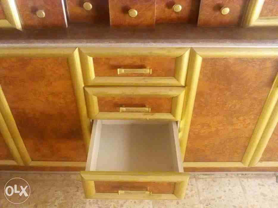 مطابخ حديثة (مصنعة من الكونتر ملامين والألوميتال والكلاريك)                                            


	 				لا تنسَ أنك شاهدت هذا الإعلان في عنكبوت...
