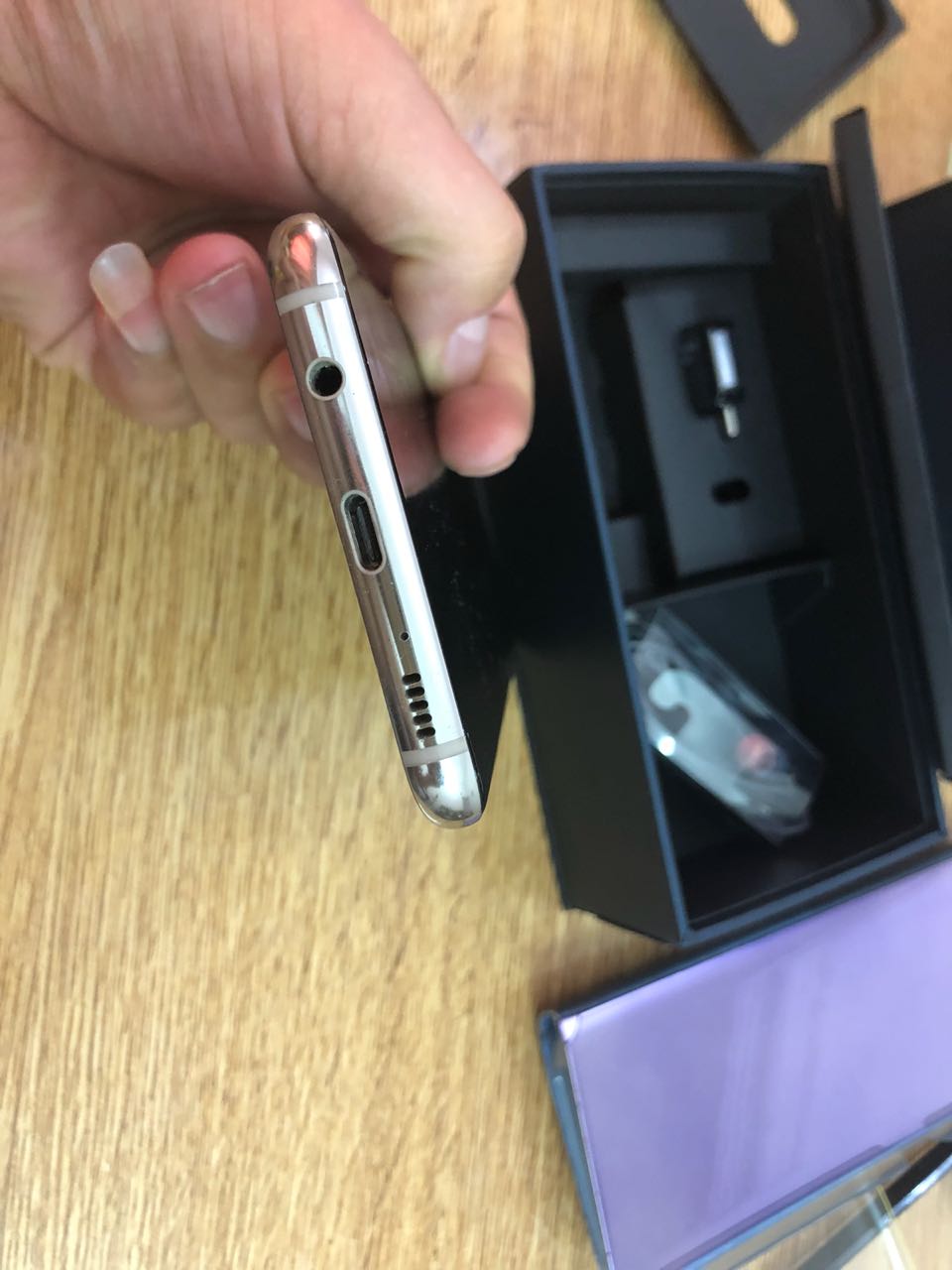 Samsung s8 plus dual sim
لا تنسَ أنك شاهدت هذا الإعلان في عنكبوت
اس 8 بلاس خطين مش خط لون غول...