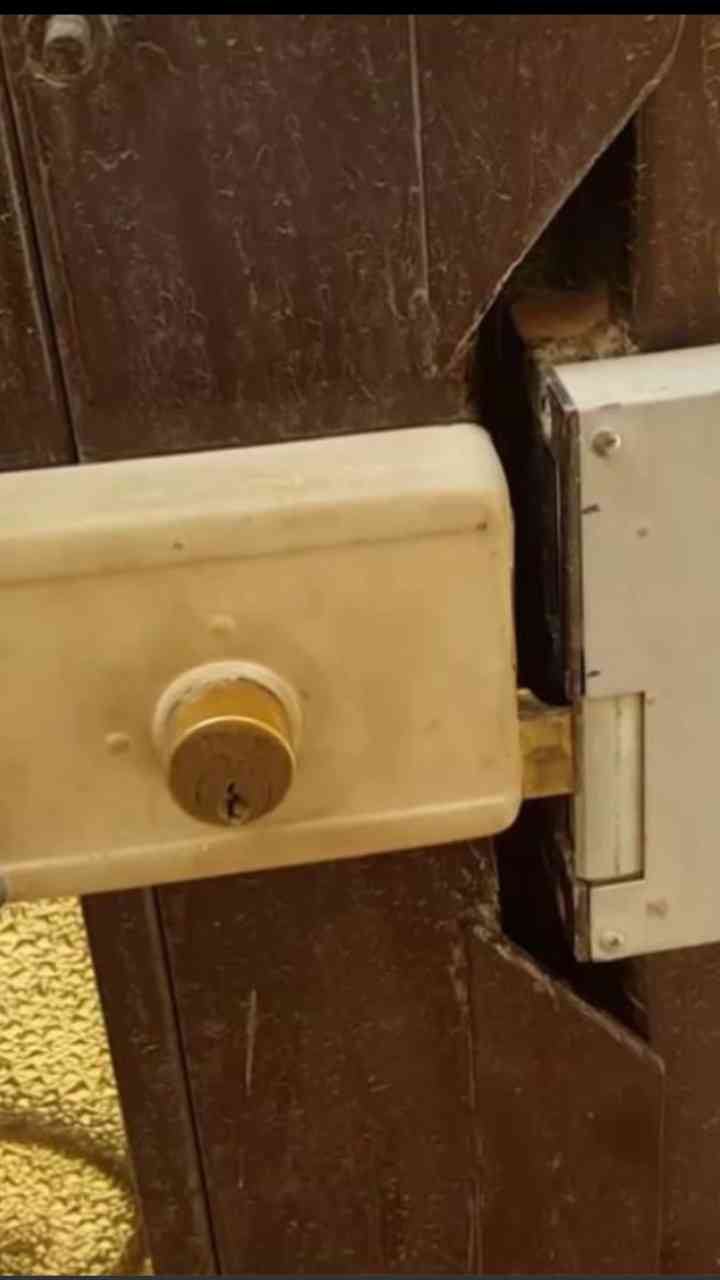 افتح باب بيتك من تلفونك ووين ماكنت                                            


	 				لا تنسَ أنك شاهدت هذا الإعلان في عنكبوت            
	 				
                                بتقدر الان تستغني...