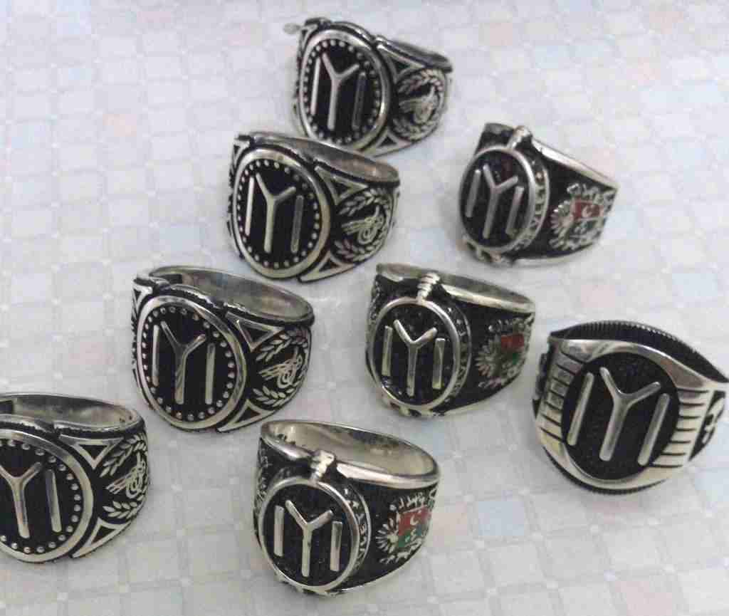 خاتم ارطغرل فضه عيار 925
لا تنسَ أنك شاهدت هذا الإعلان في عنكبوت
خاتم ارطغرل فضه عيار 925 تركي خا...