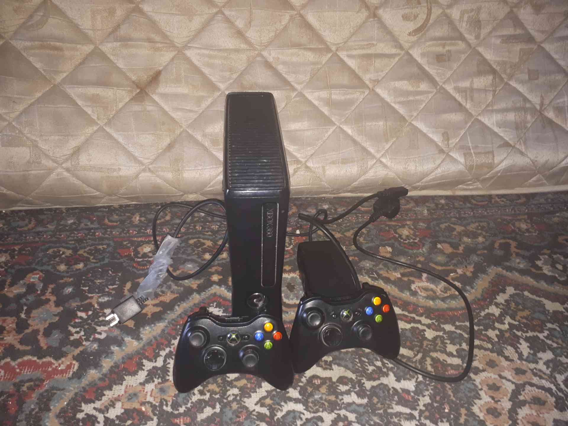 اكس بوكس 360 تحتاج الى صيانة بسيطة                                            


	 				لا تنسَ أنك شاهدت هذا الإعلان في عنكبوت            
	 				
                                اصلاحها يكلف 50 دي...