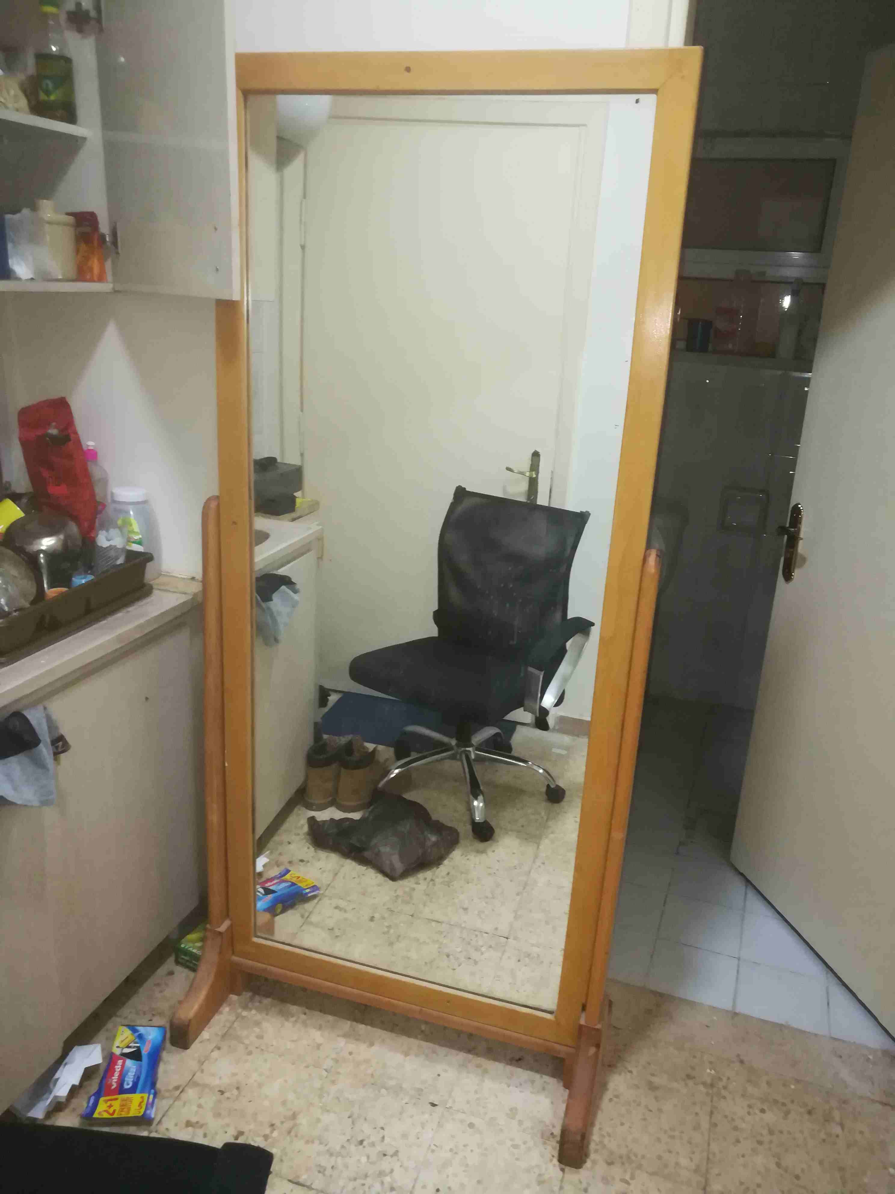 مرايه للببع
لا تنسَ أنك شاهدت هذا الإعلان في عنكبوت
مرايه ممتازه طول 2 متر شي رائع يمكن تحريكها...